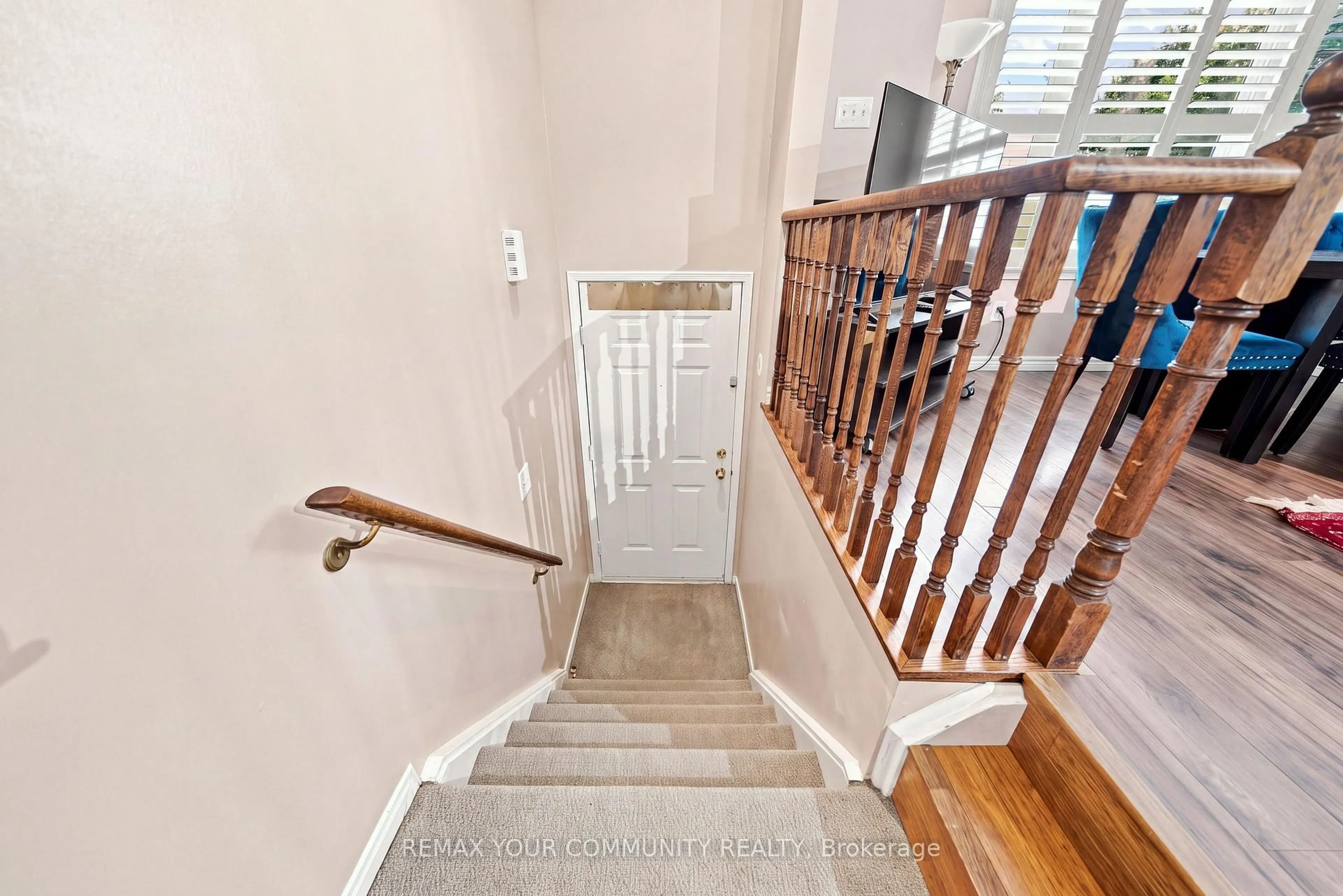 Stairs for 4975 Southampton Dr #261, Mississauga Ontario L5M 8E2