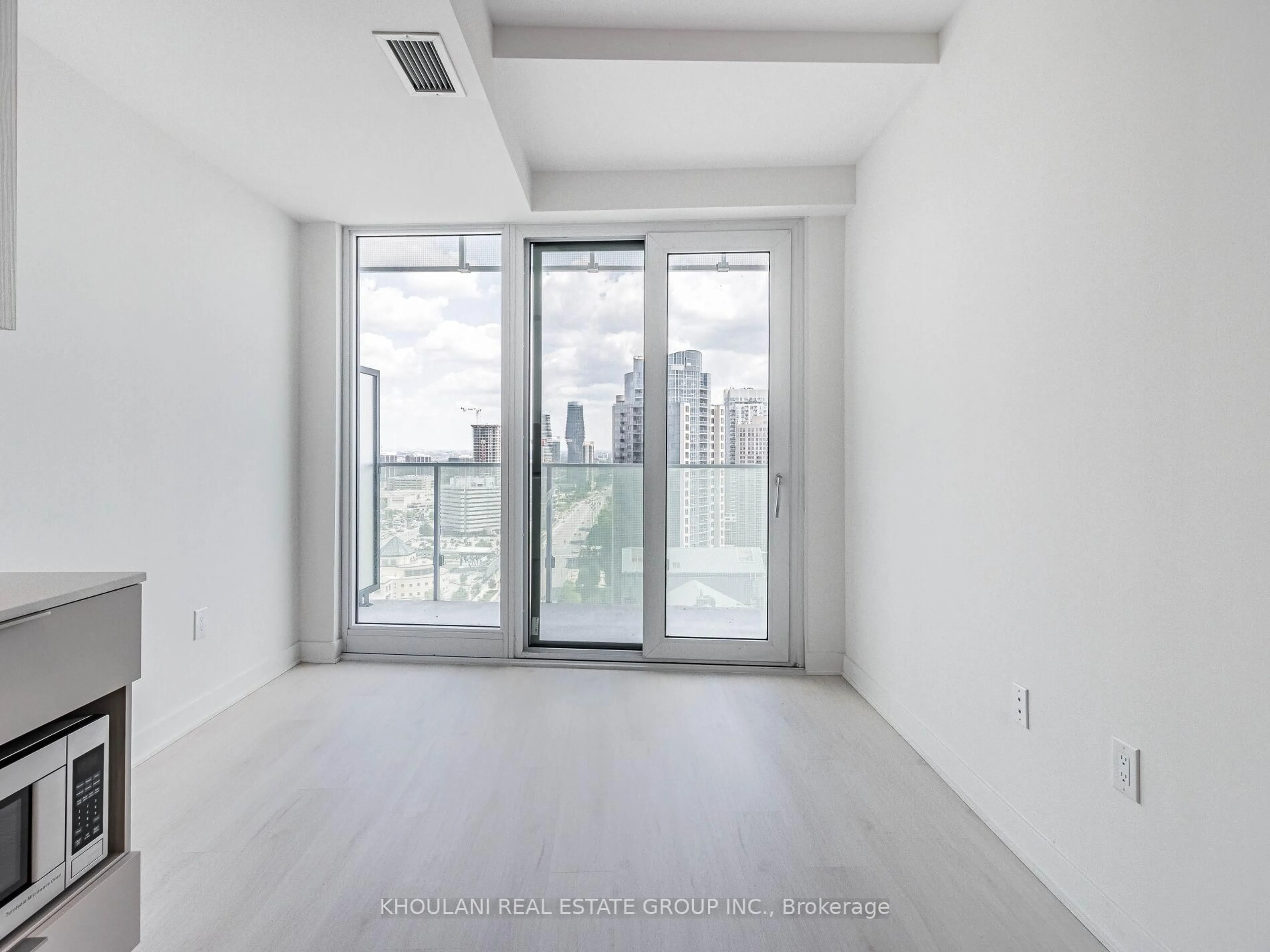 Unknown for 3900 Confederation Pkwy #2212, Mississauga Ontario L5B 0M3