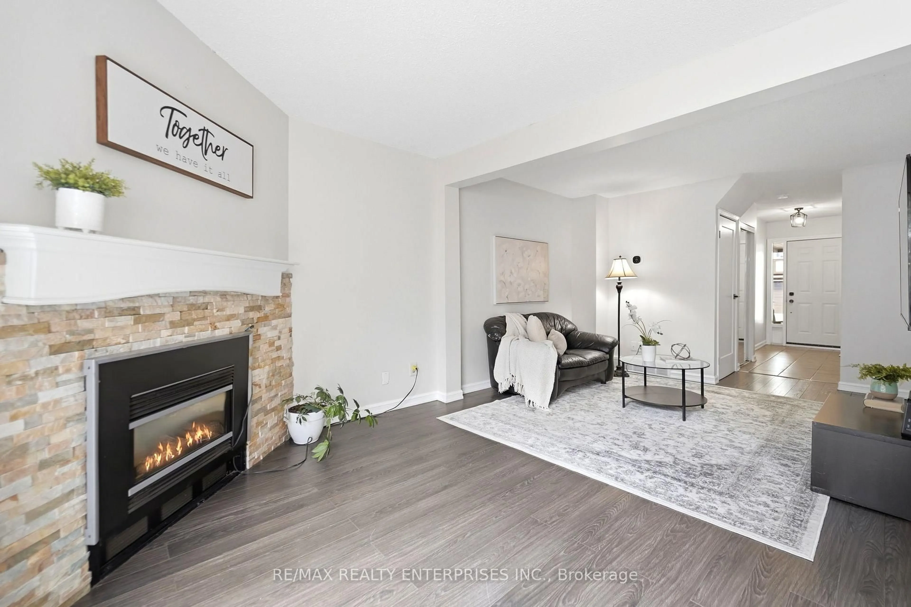 Living room with furniture, unknown for 2200 Glenwood School Dr #35, Burlington Ontario L7R 4H7
