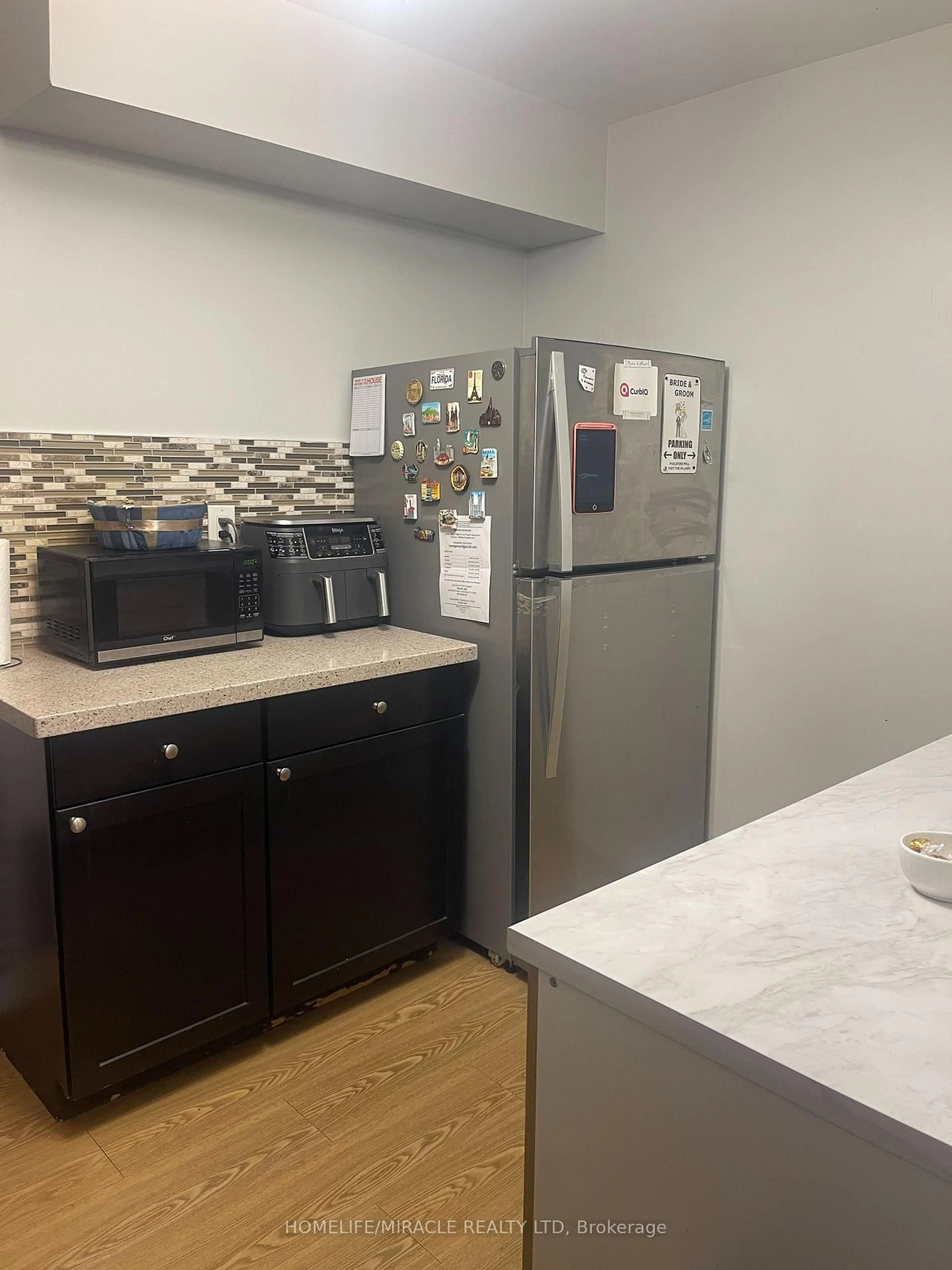 Standard kitchen, unknown for 3555 DERRY Rd #810, Mississauga Ontario L4T 1B2