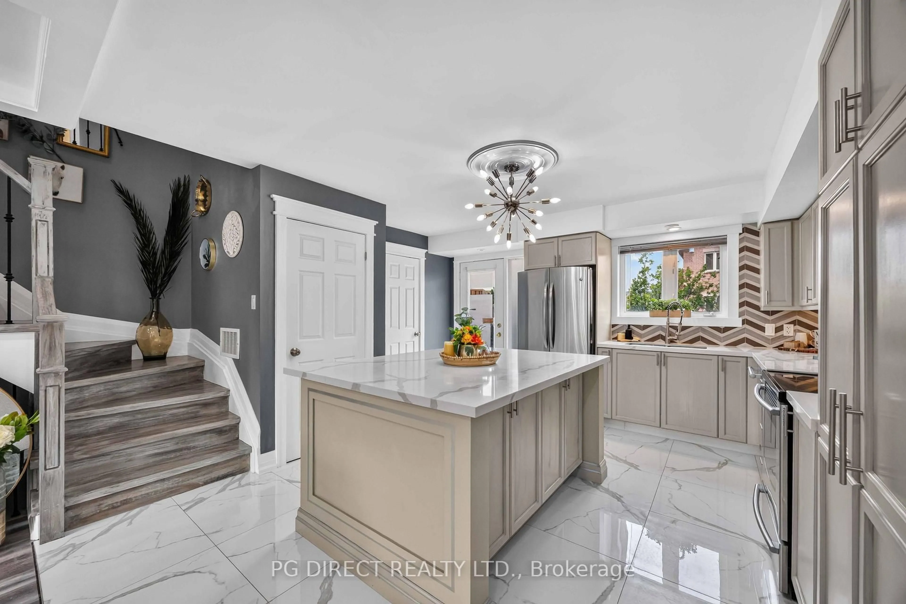 Open concept kitchen, ceramic/tile floor for 4975 Southampton Dr #244, Mississauga Ontario L5M 8E1