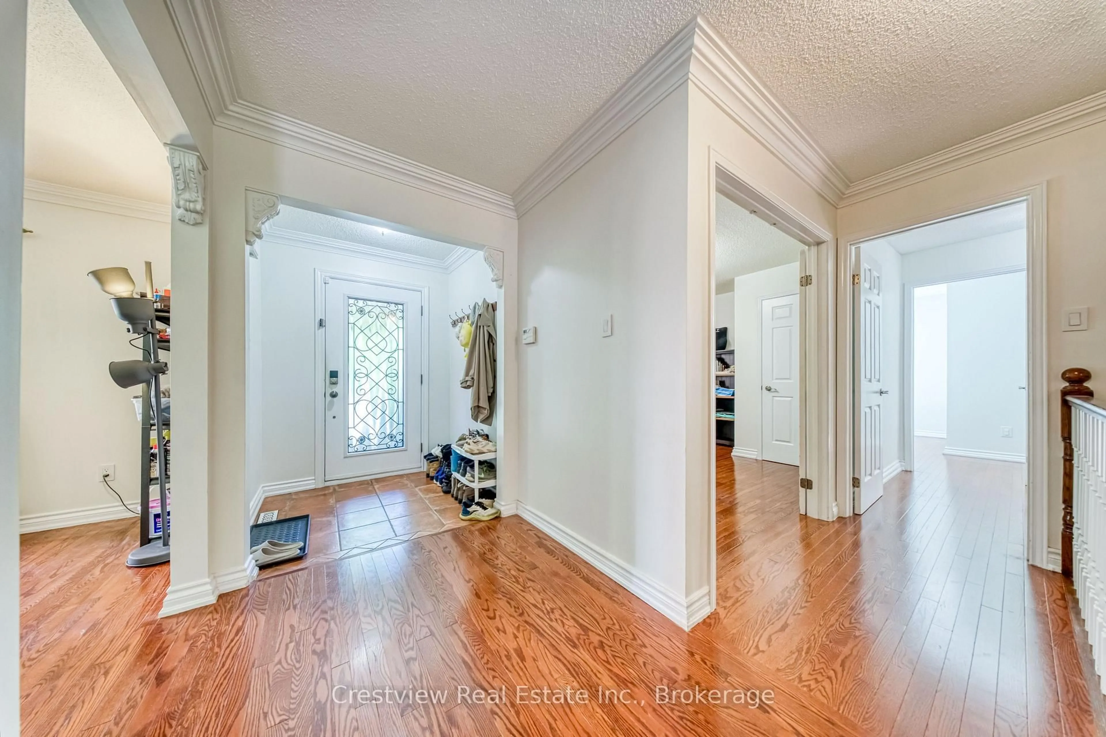 Indoor entryway for 2308 BOW VALLEY Crt, Oakville Ontario L6J 6H2