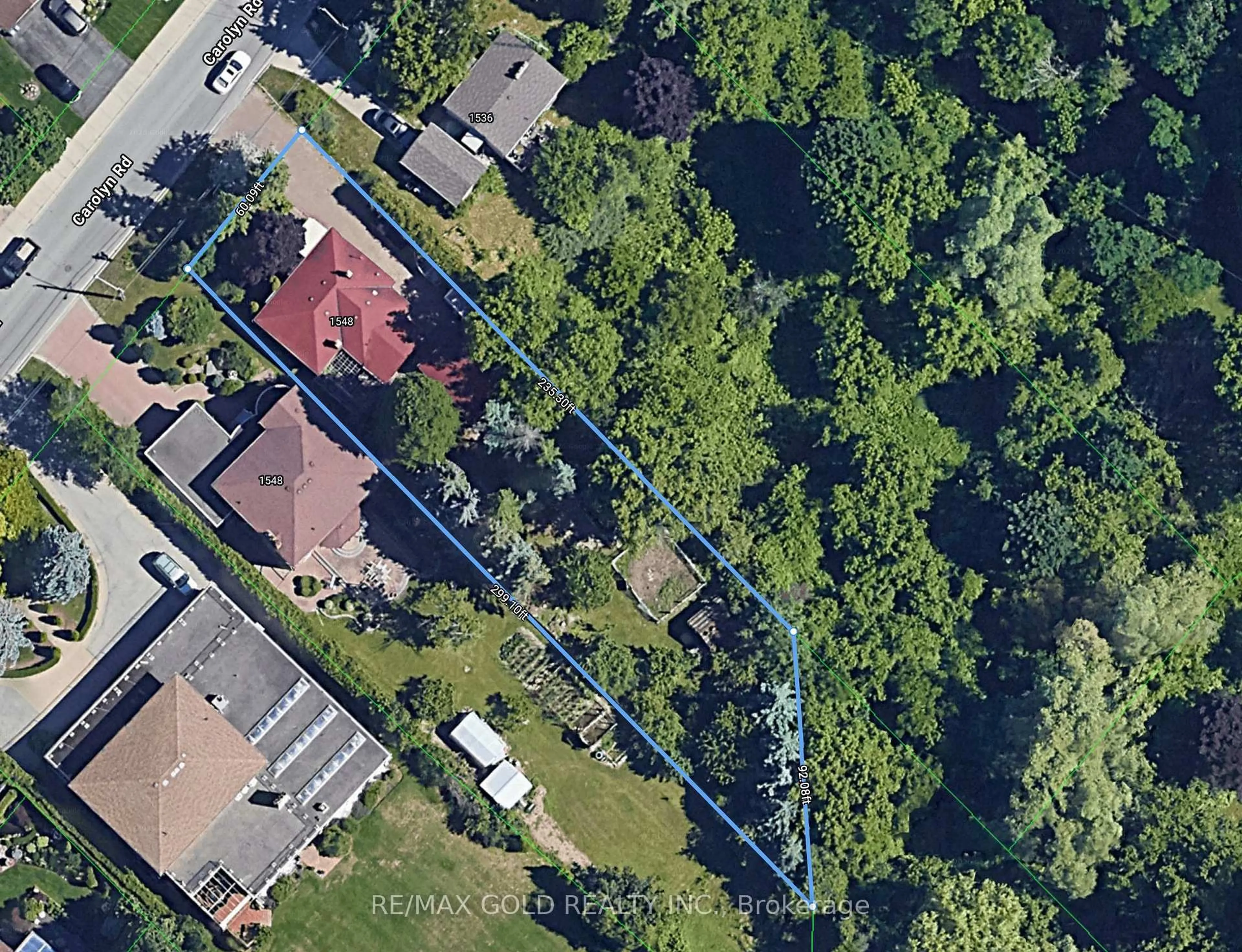 A pic from outside/outdoor area/front of a property/back of a property/a pic from drone, street for 1548 Carolyn Rd, Mississauga Ontario L5M 2E1