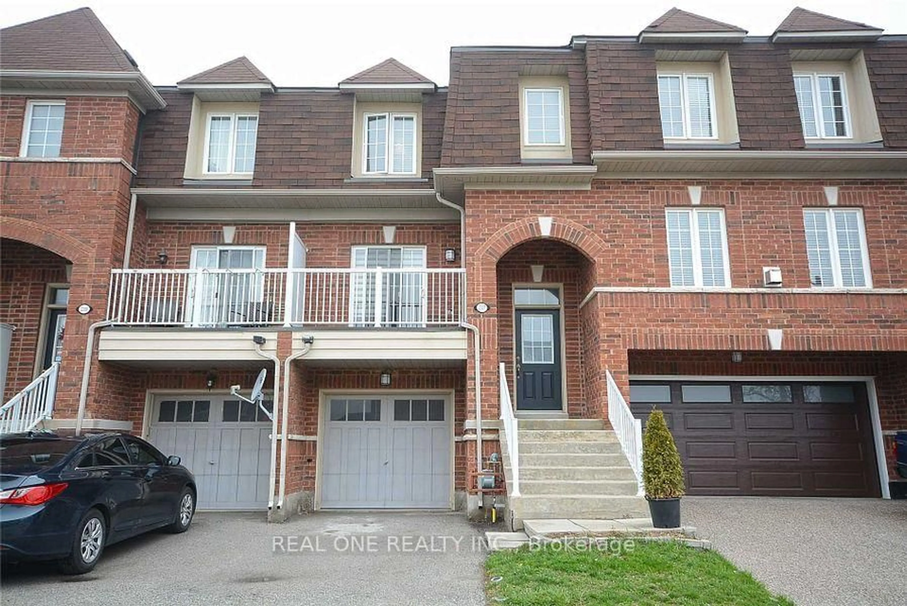 Home with brick exterior material, street for 2307 Saddlecreek Cres, Oakville Ontario L6M 5J6