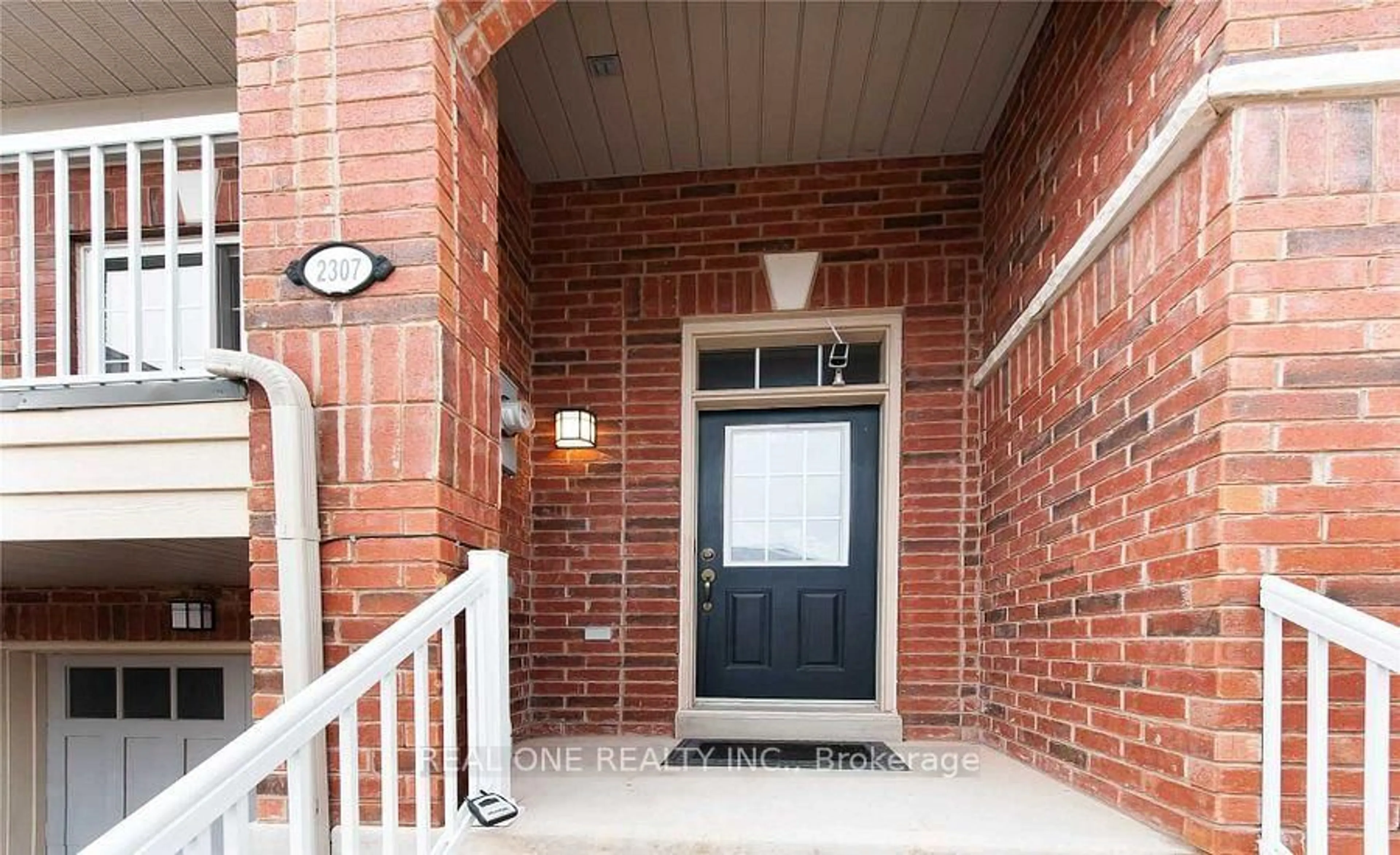 Indoor entryway for 2307 Saddlecreek Cres, Oakville Ontario L6M 5J6