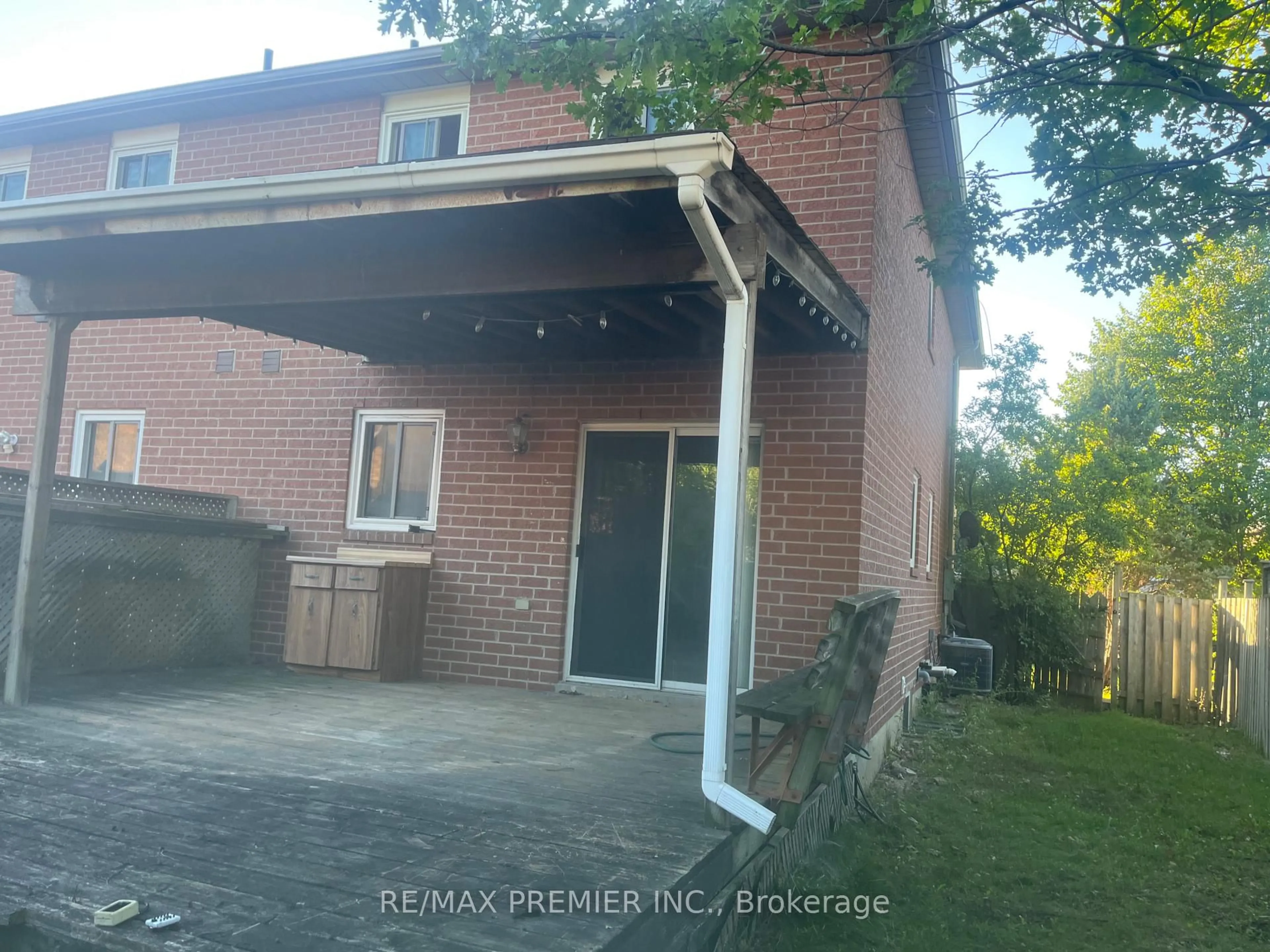 Patio, street for 133 Saddletree Tr, Brampton Ontario L6X 4M9