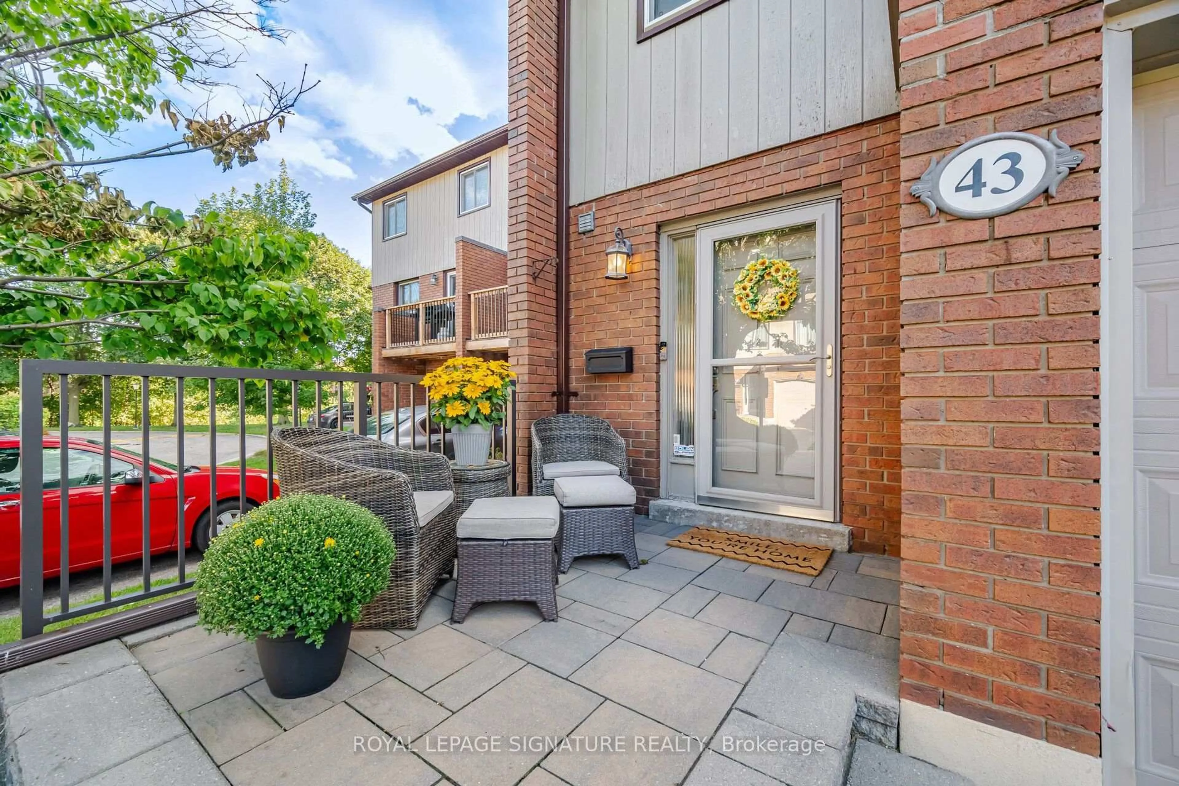 Patio, street for 1764 Rathburn Rd #43, Mississauga Ontario L4W 2N8