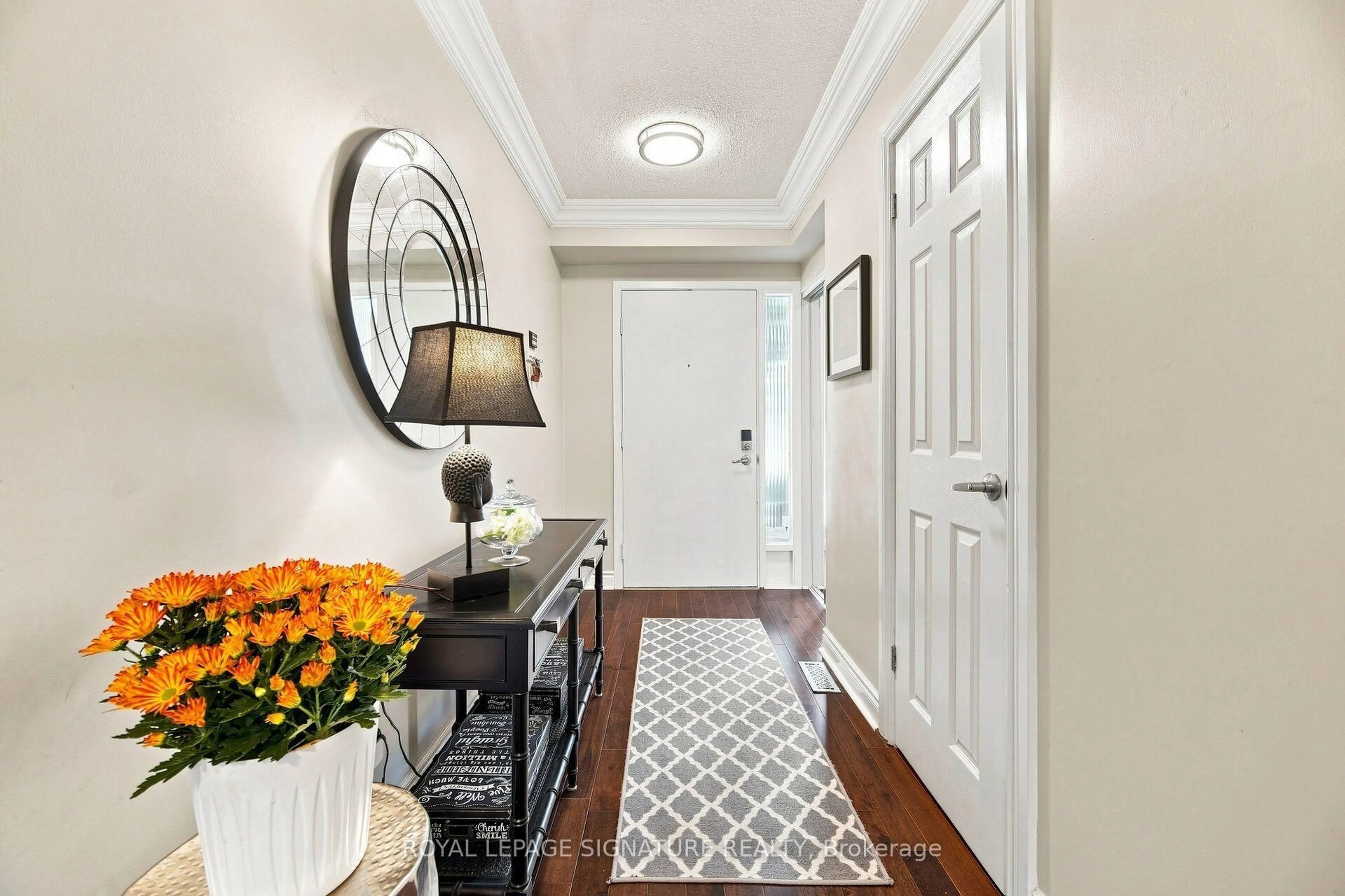 Indoor entryway for 1764 Rathburn Rd #43, Mississauga Ontario L4W 2N8