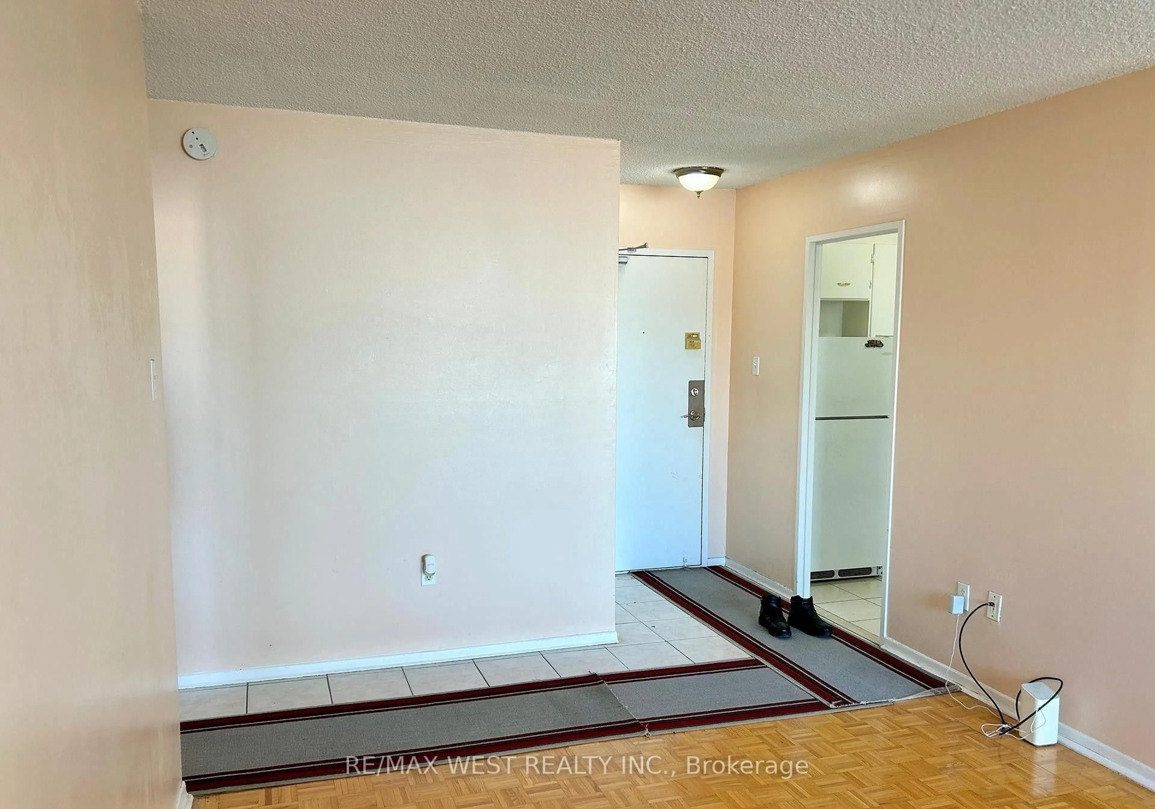 A pic of a room for 5 San Romano Way #1510, Toronto Ontario M3N 2Y4