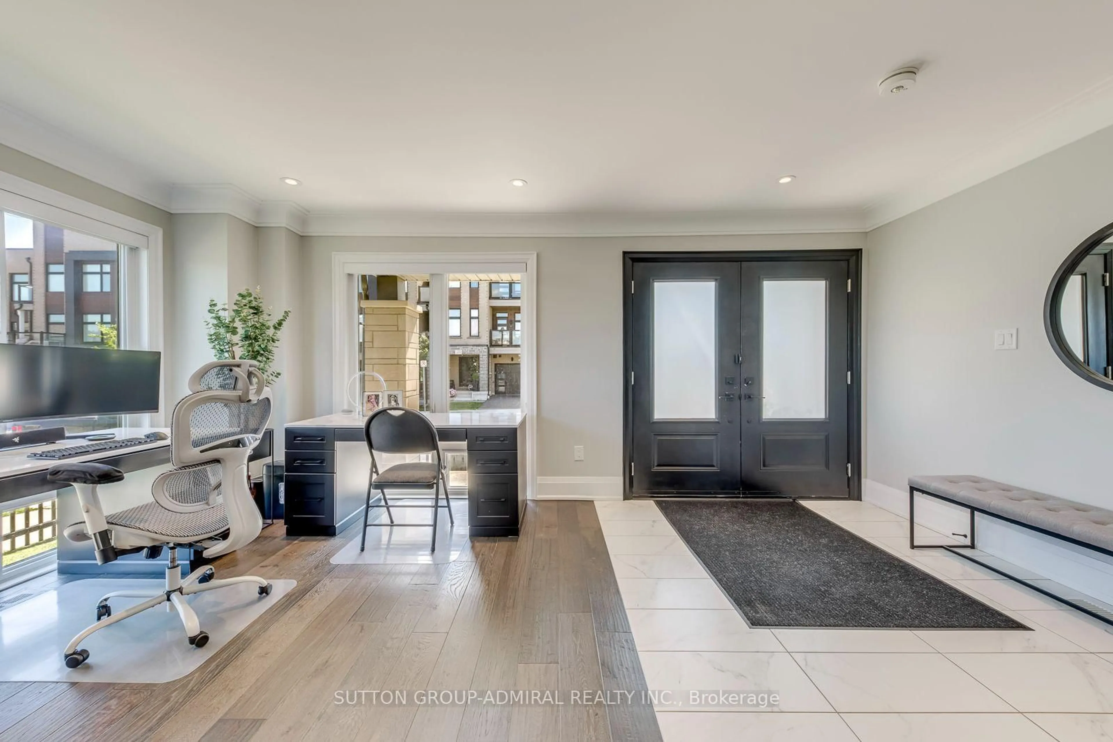Indoor entryway for 2481 Badger Cres #1, Oakville Ontario L6M 5M1