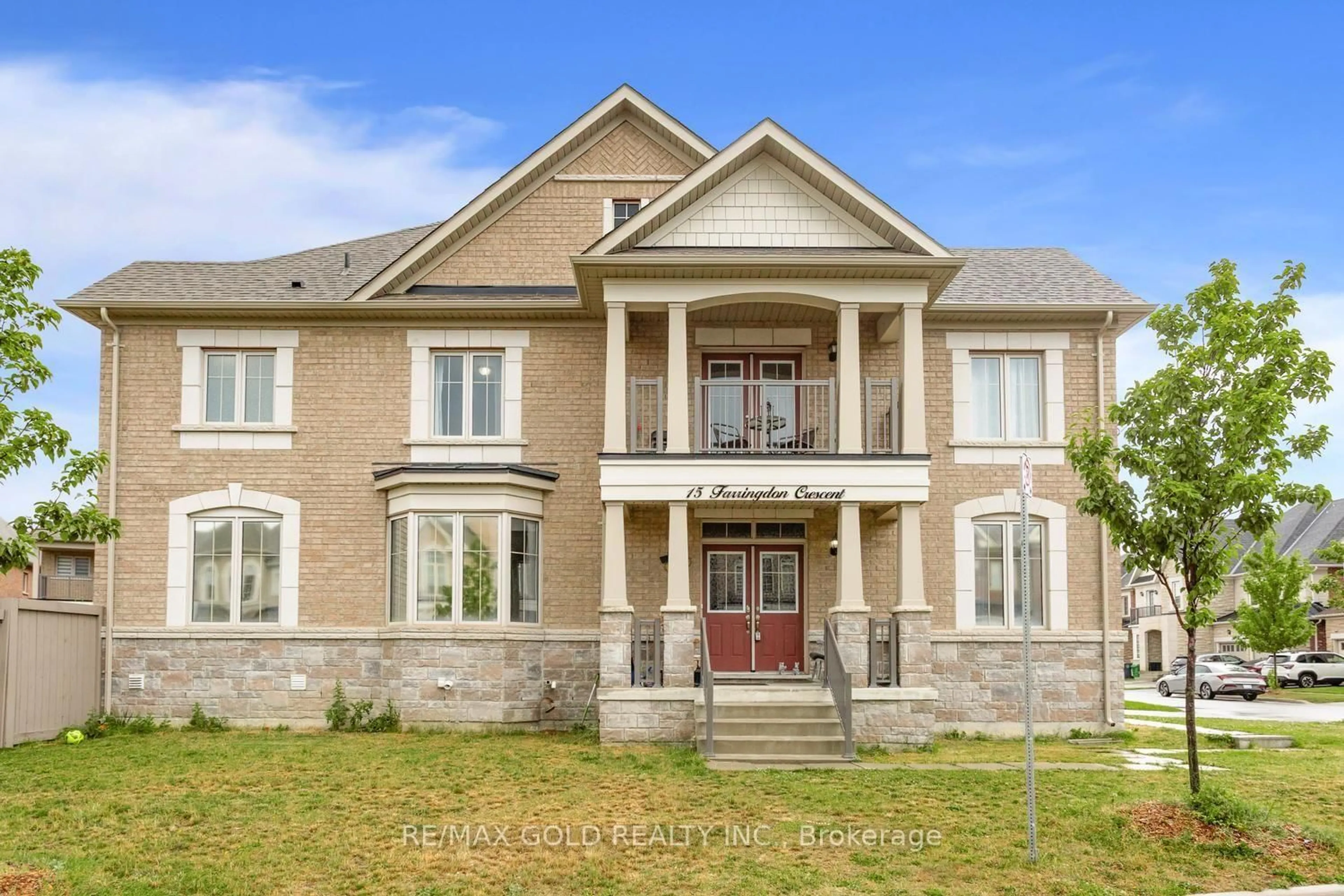 Home with brick exterior material, unknown for 15 Farringdon Cres, Brampton Ontario L7A 4Z5
