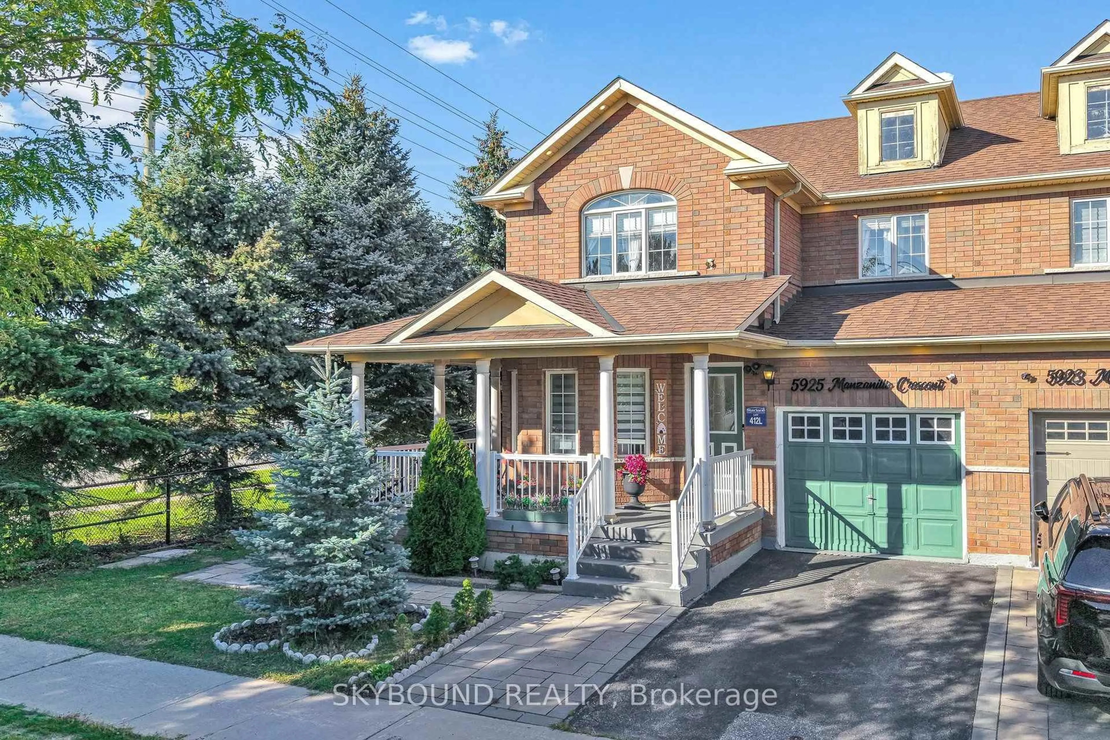Home with brick exterior material, street for 5925 Manzanillo Cres, Mississauga Ontario L5M 6Y6