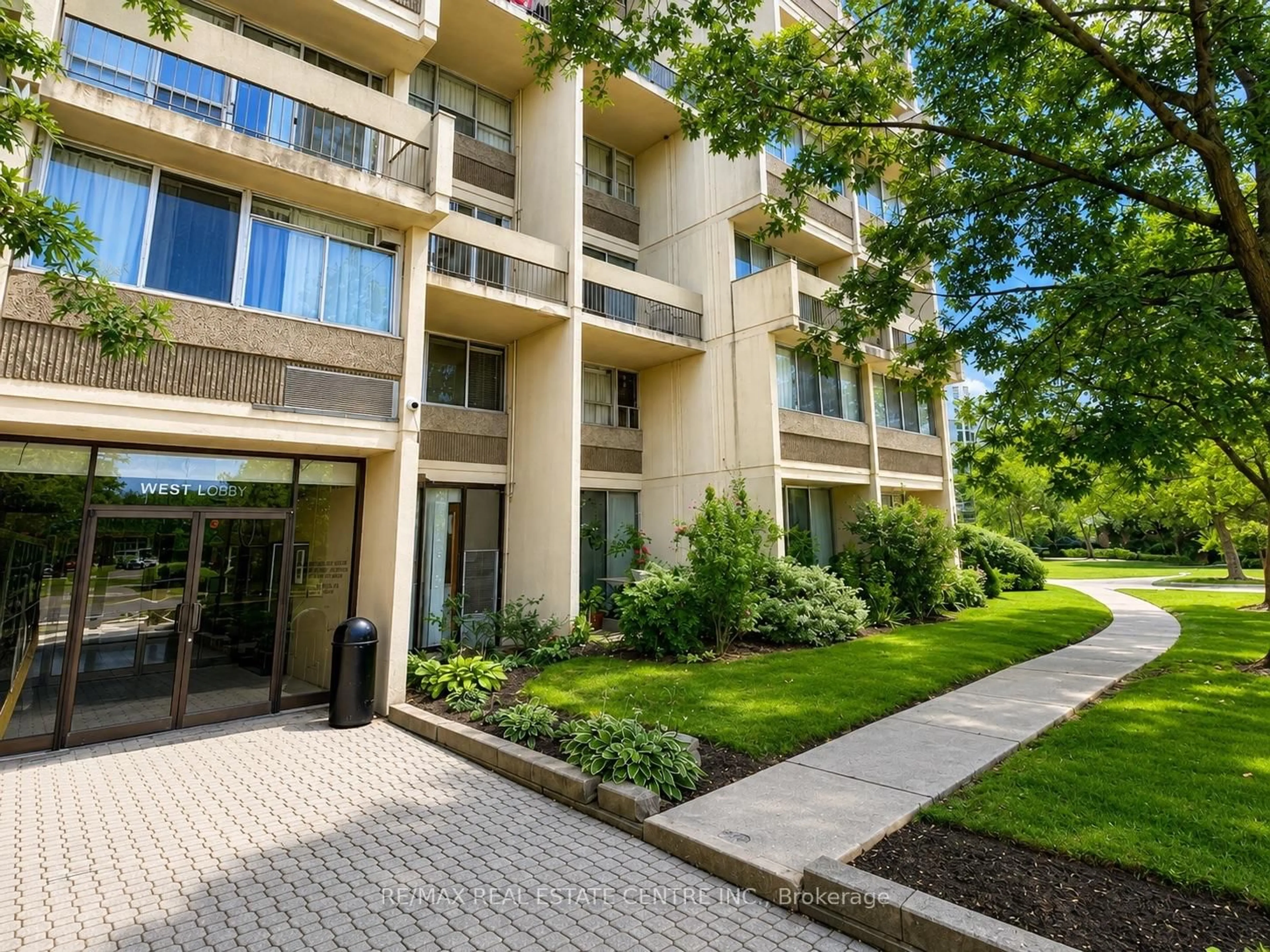 Unknown for 1300 Marlborough Crt #516, Oakville Ontario L6H 2S2