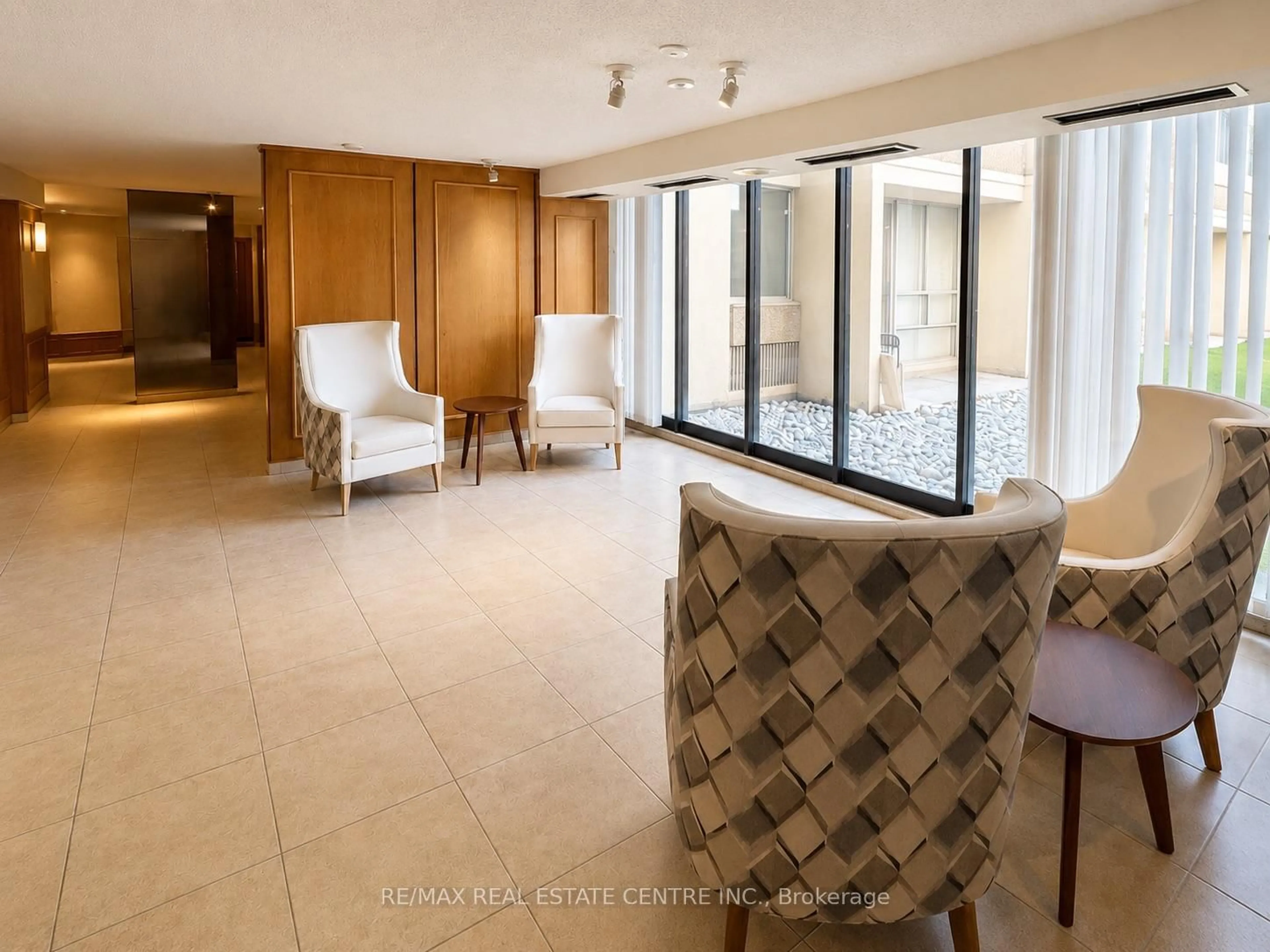Unknown for 1300 Marlborough Crt #516, Oakville Ontario L6H 2S2
