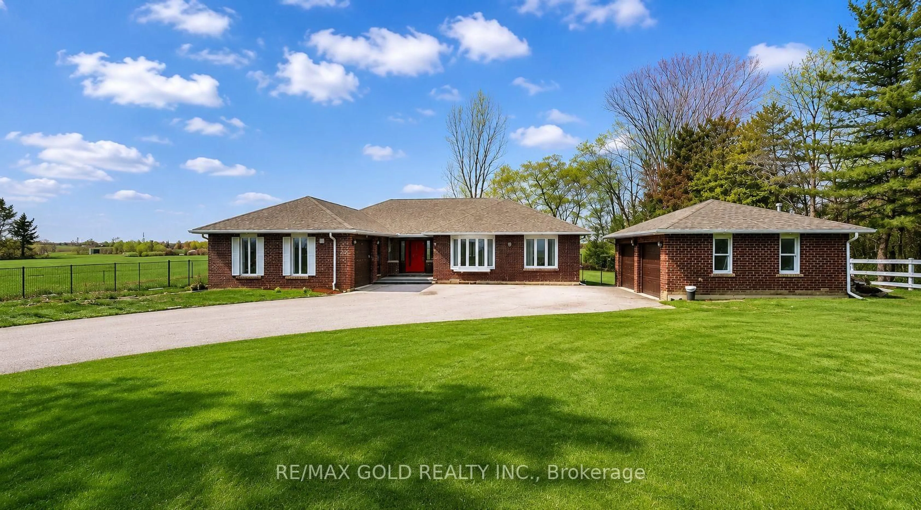 A pic from outside/outdoor area/front of a property/back of a property/a pic from drone, street for 14751 Mclaughlin Rd, Caledon Ontario L7C 2B4