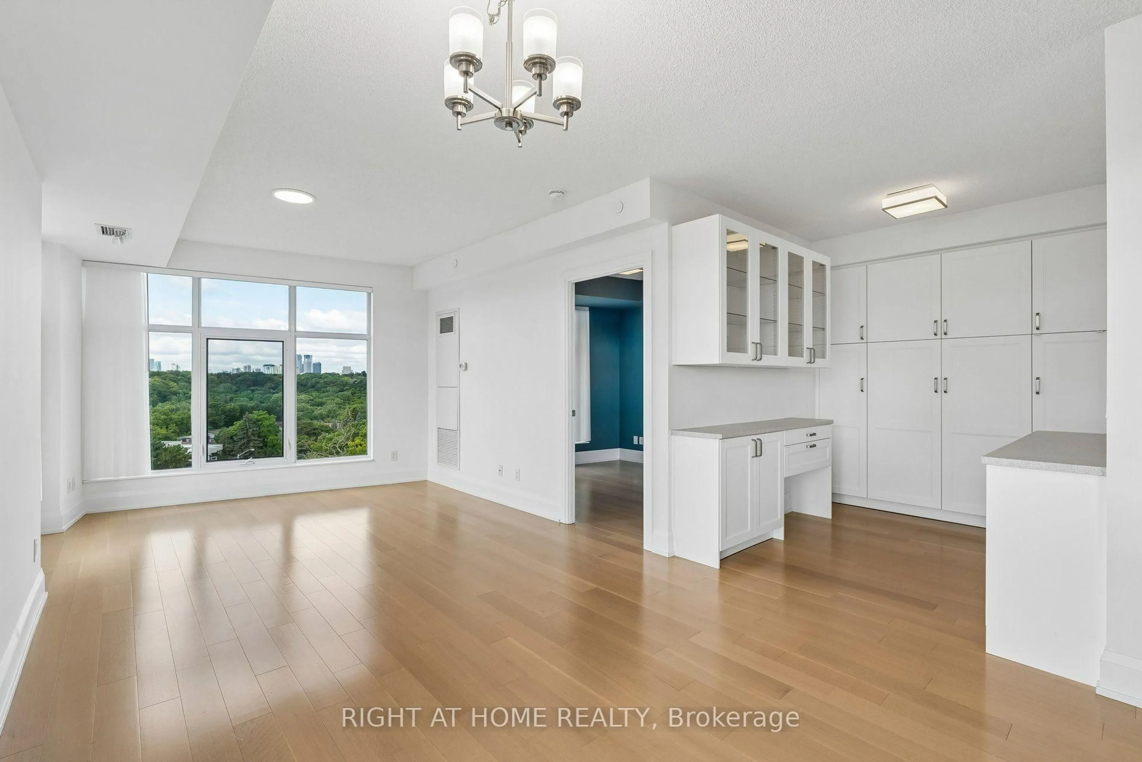 Open concept kitchen, unknown for 2 Old Mill Dr #717, Toronto Ontario M6S 0A2