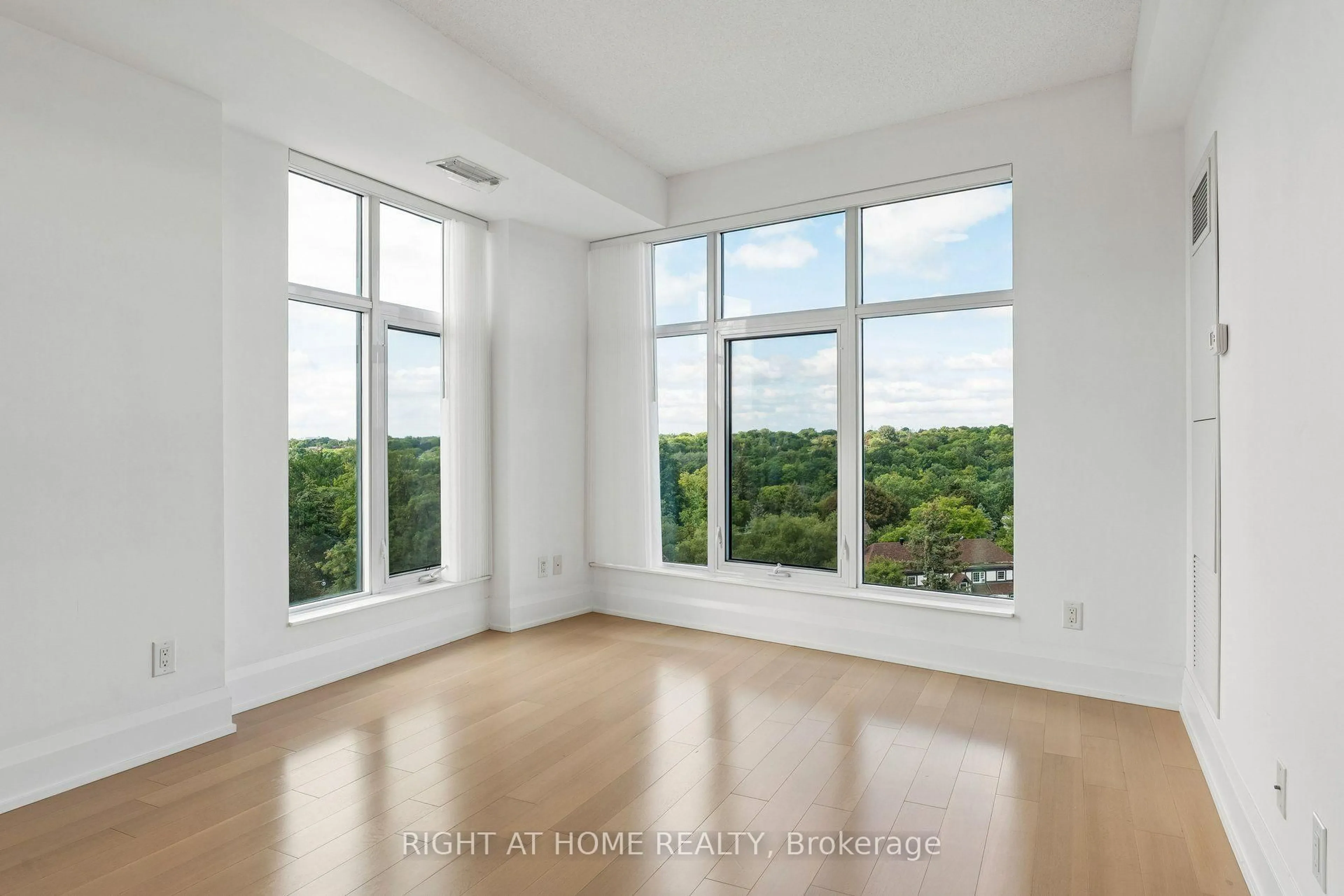 A pic of a room for 2 Old Mill Dr #717, Toronto Ontario M6S 0A2