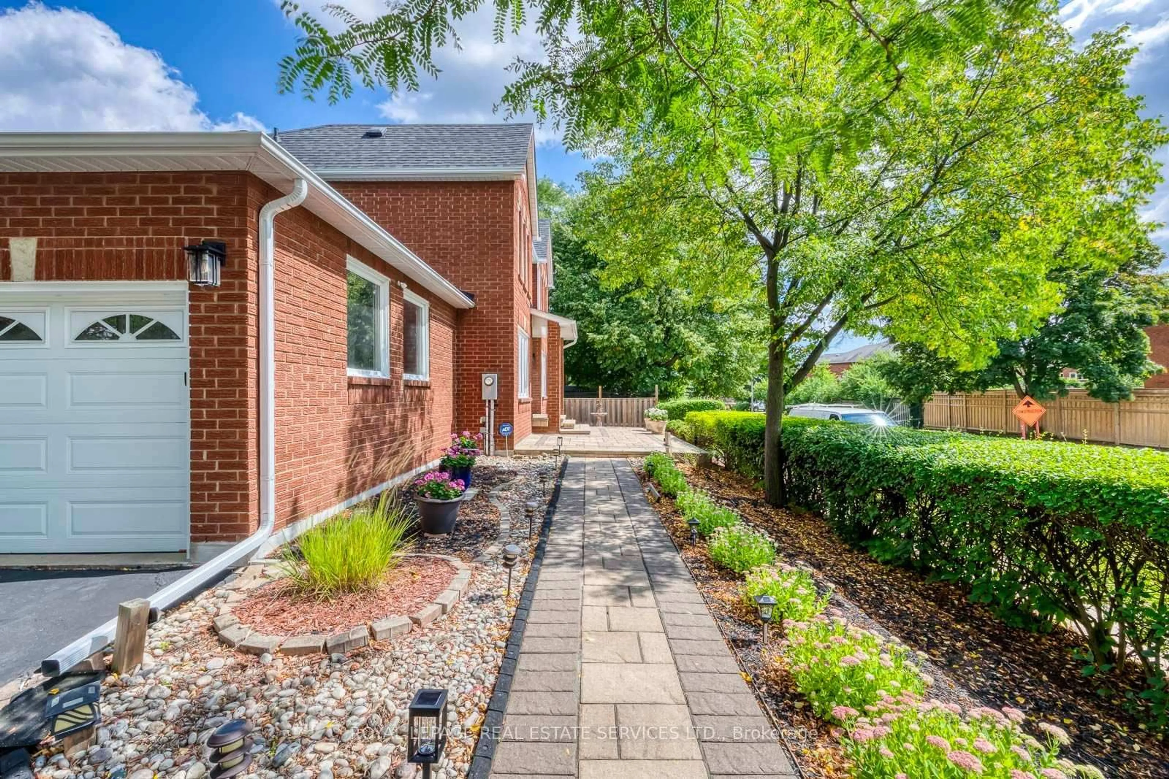 Home with brick exterior material, street for 2101 Galena Cres, Oakville Ontario L6H 4A2