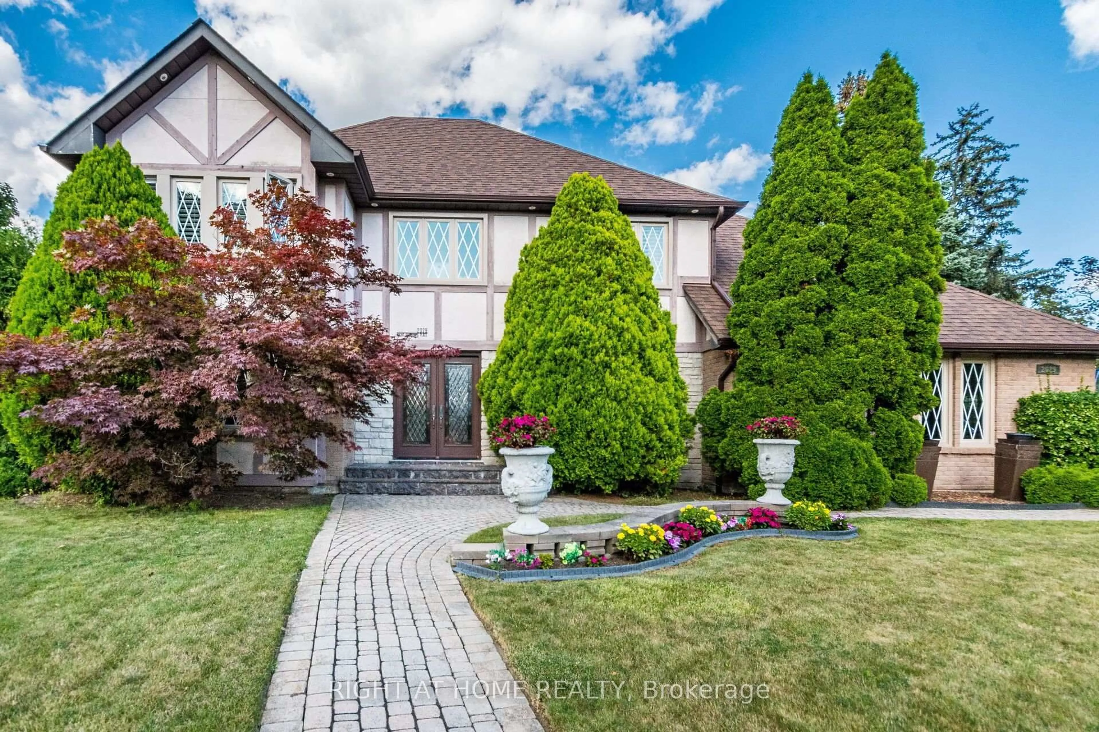 Home with brick exterior material, street for 2029 Saint Andrew's Pl, Mississauga Ontario L5H 4E5