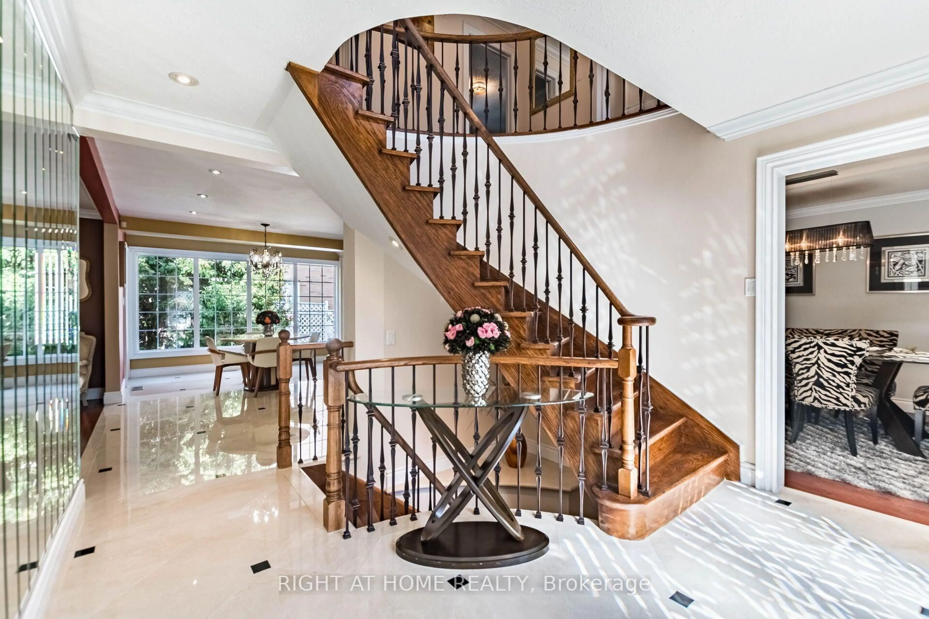Unknown for 2029 Saint Andrew's Pl, Mississauga Ontario L5H 4E5
