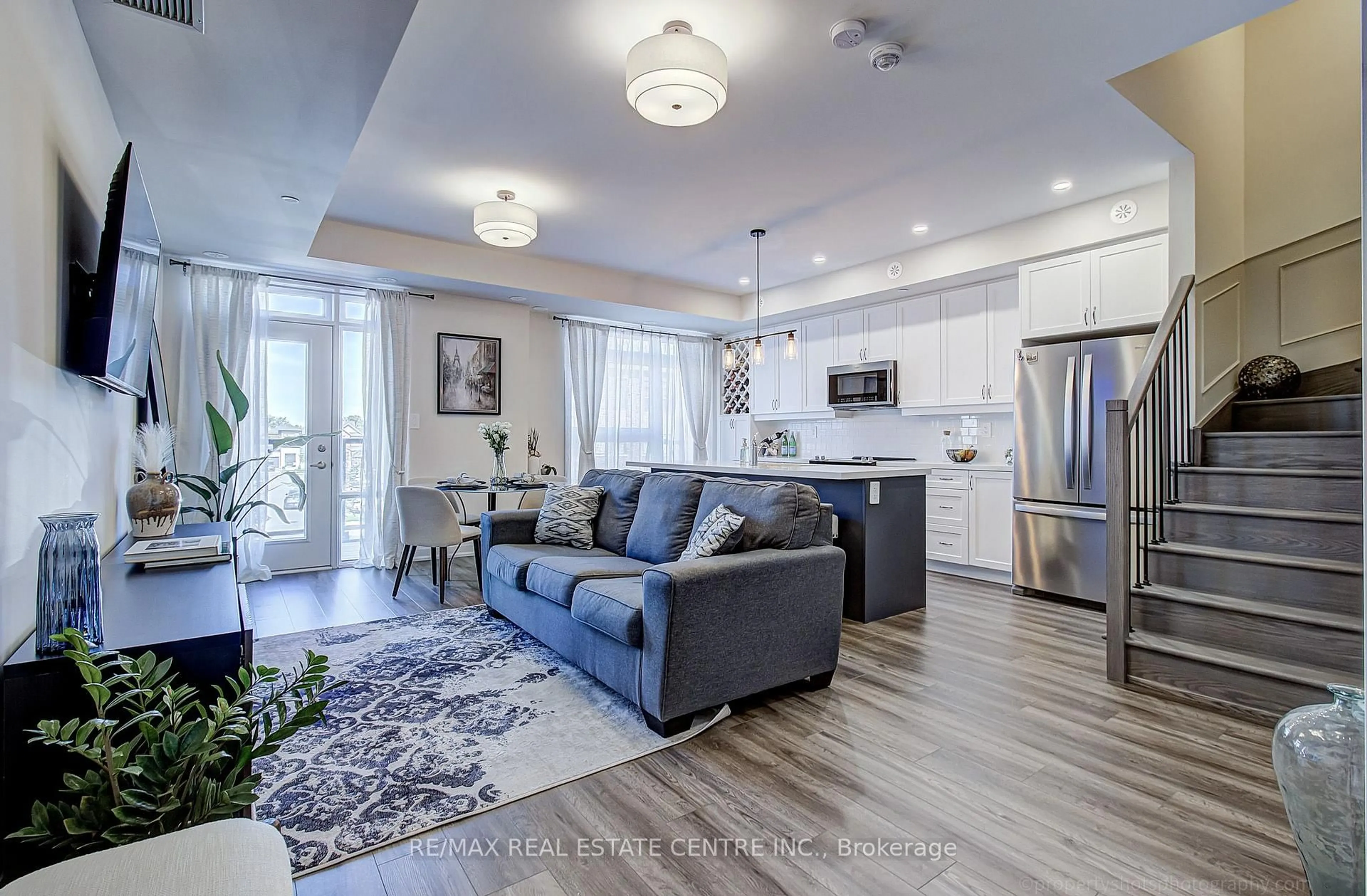 Open concept kitchen, unknown for 1569 Rose Way #116, Milton Ontario L9E 1N4