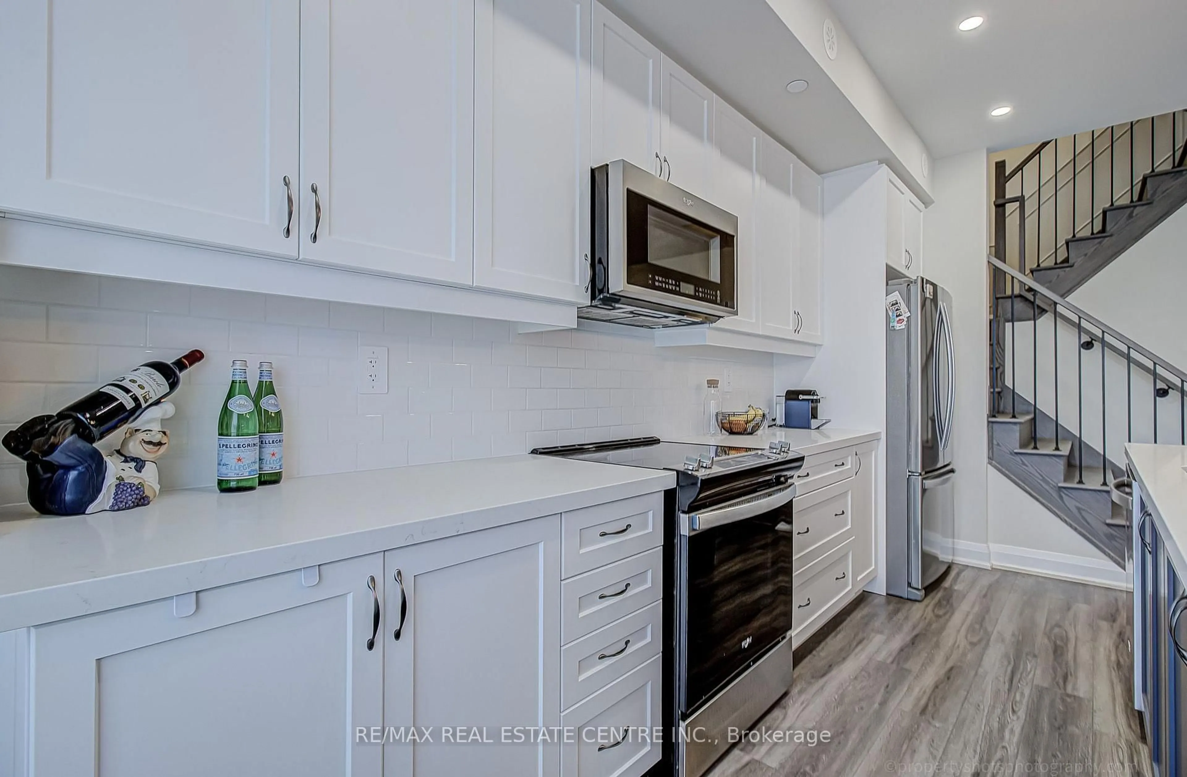 Unknown for 1569 Rose Way #116, Milton Ontario L9E 1N4