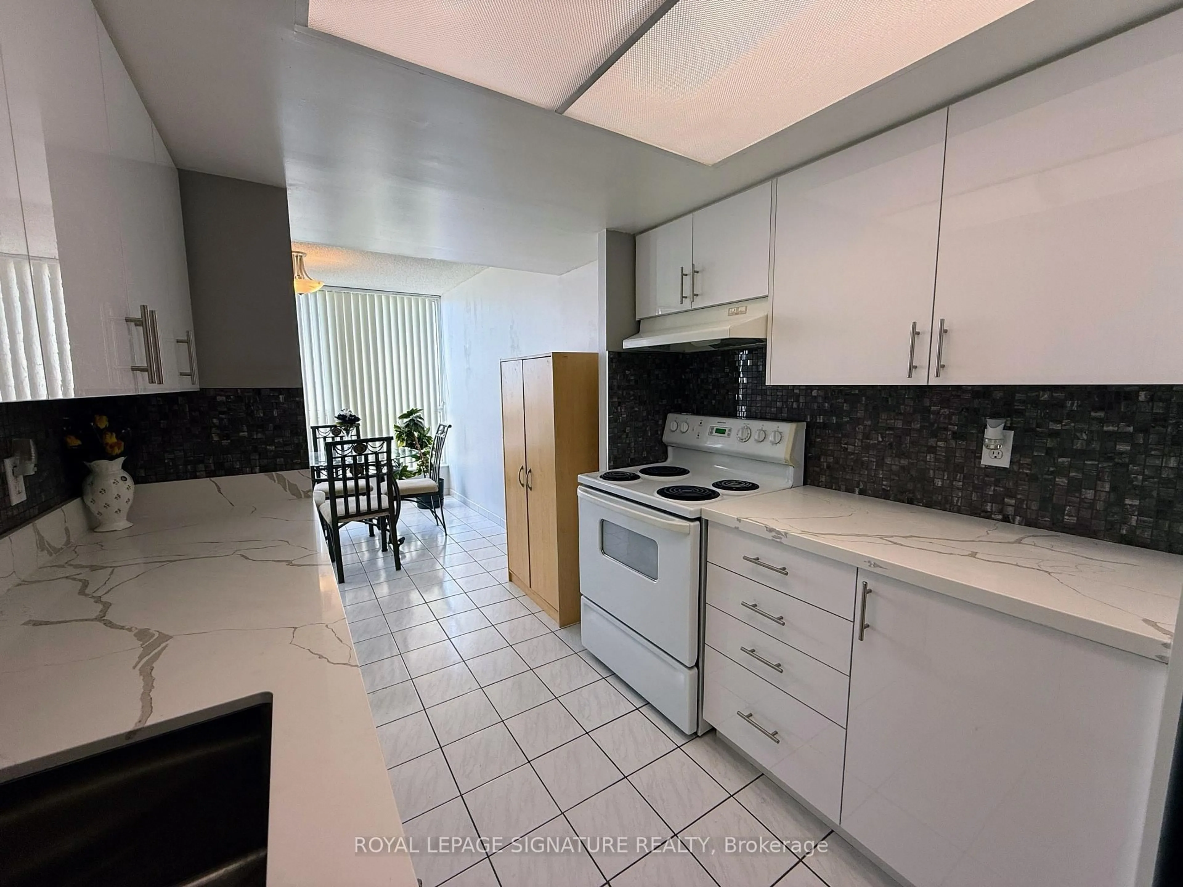 Unknown for 3 Rowntree Rd #407, Toronto Ontario M9V 5G8