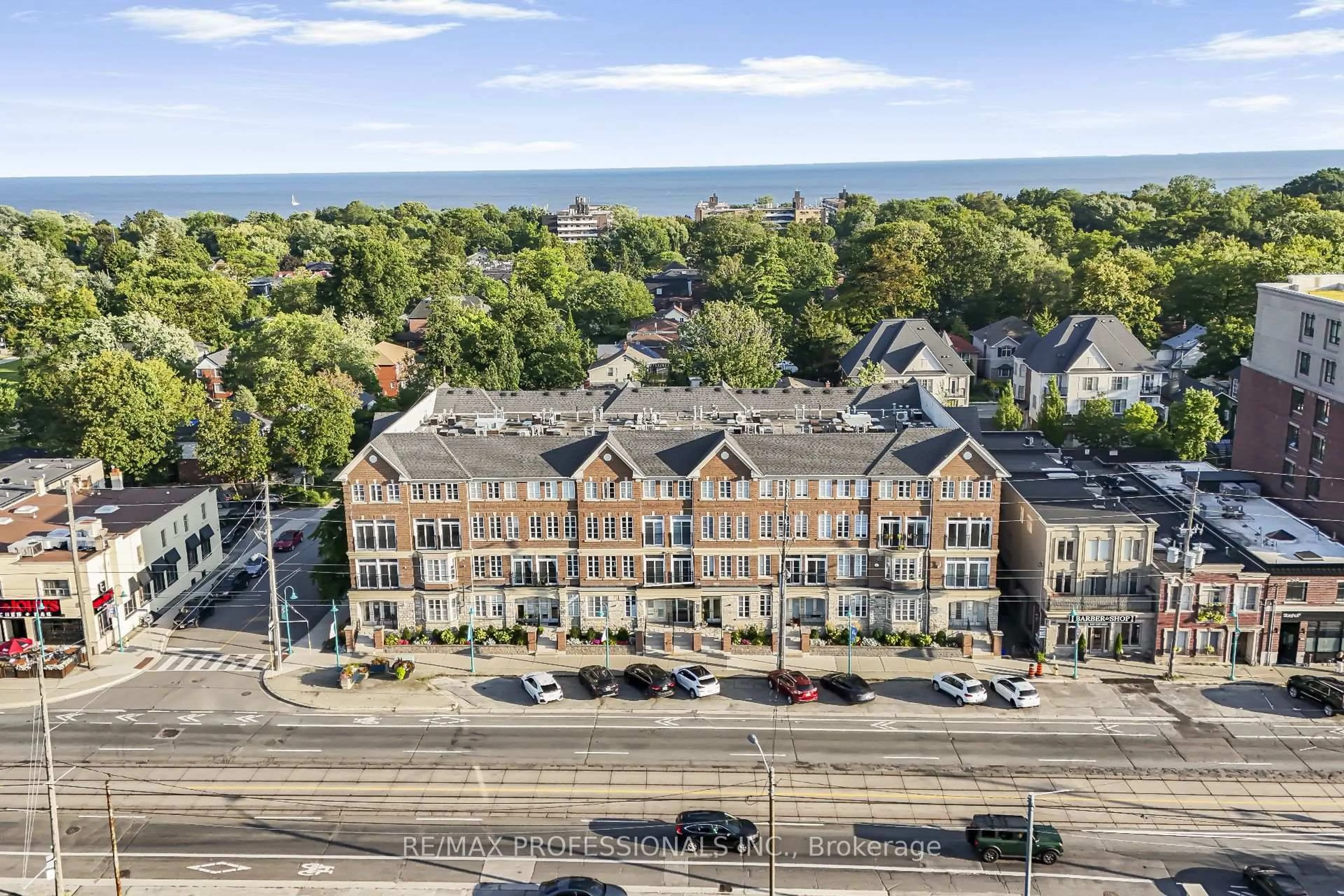 A pic from outside/outdoor area/front of a property/back of a property/a pic from drone, building for 3531 Lake Shore Blvd #211, Toronto Ontario M8W 1P4
