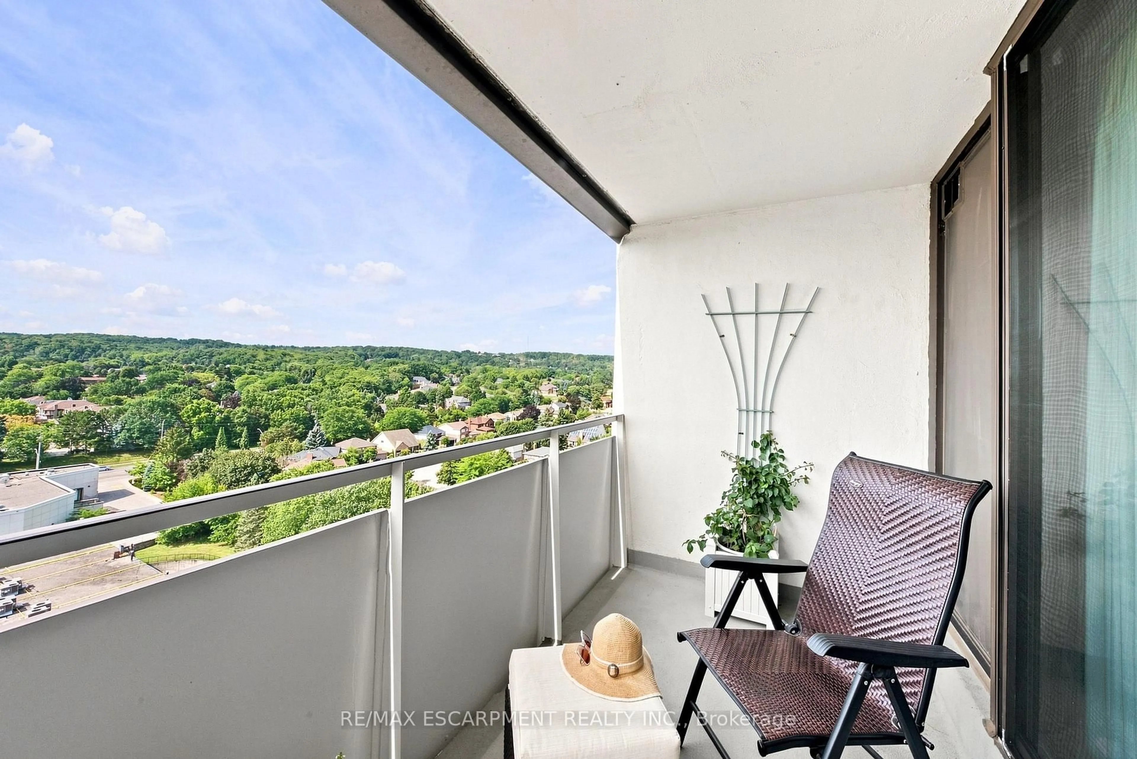 Balcony in the apartment, water/lake/river/ocean view for 2055 UPPER MIDDLE Rd #1507, Burlington Ontario L7P 3P4
