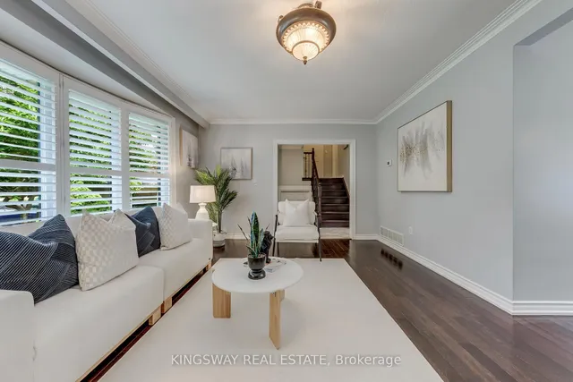 2096 Salvator Blvd, Oakville 5