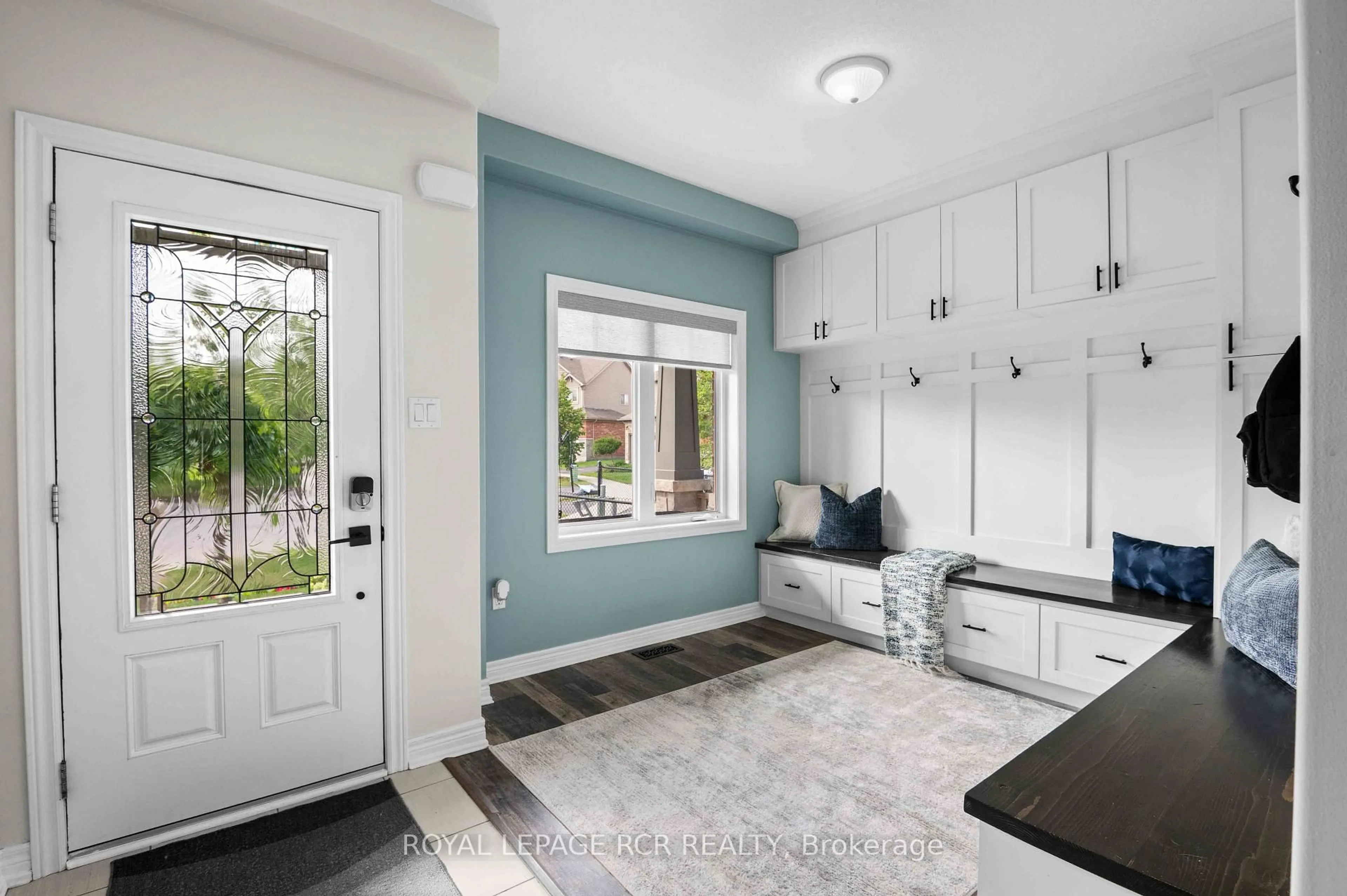 Indoor entryway for 46 Hutchison Crt, Orangeville Ontario L9W 6K1
