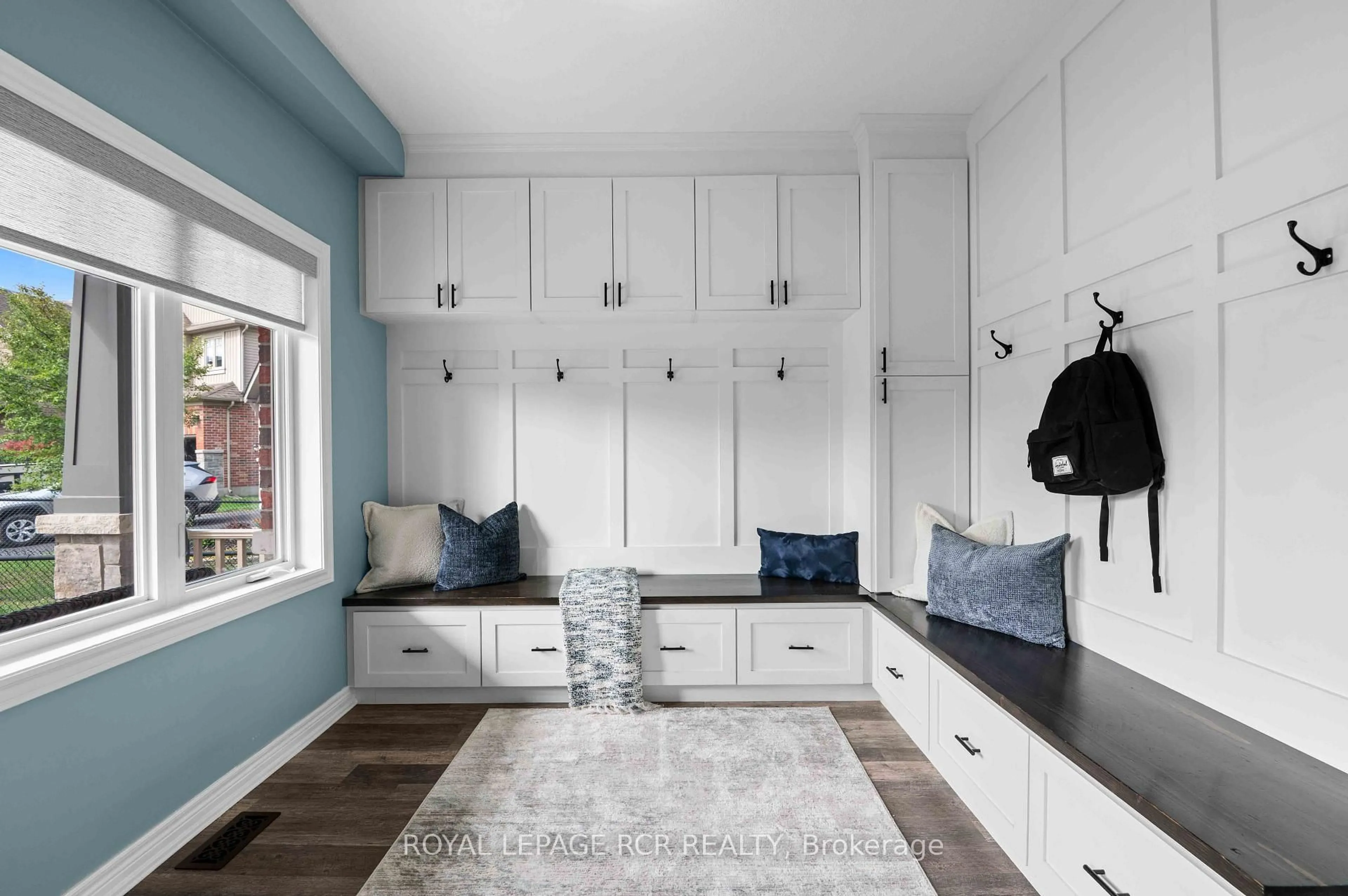 Indoor entryway for 46 Hutchison Crt, Orangeville Ontario L9W 6K1