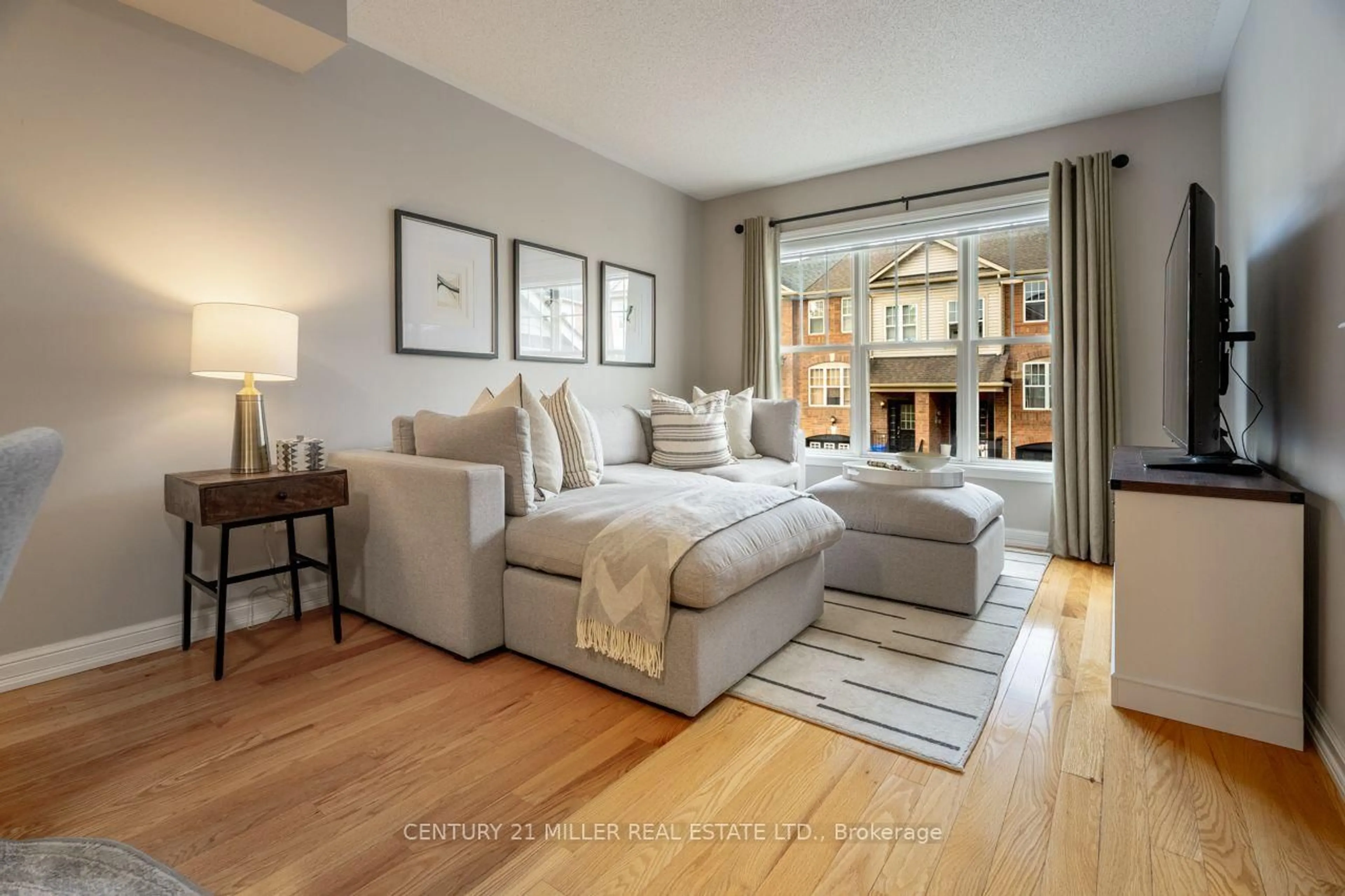 Living room with furniture, unknown for 69 Seed House Lane, Halton Hills Ontario L7G 6K4