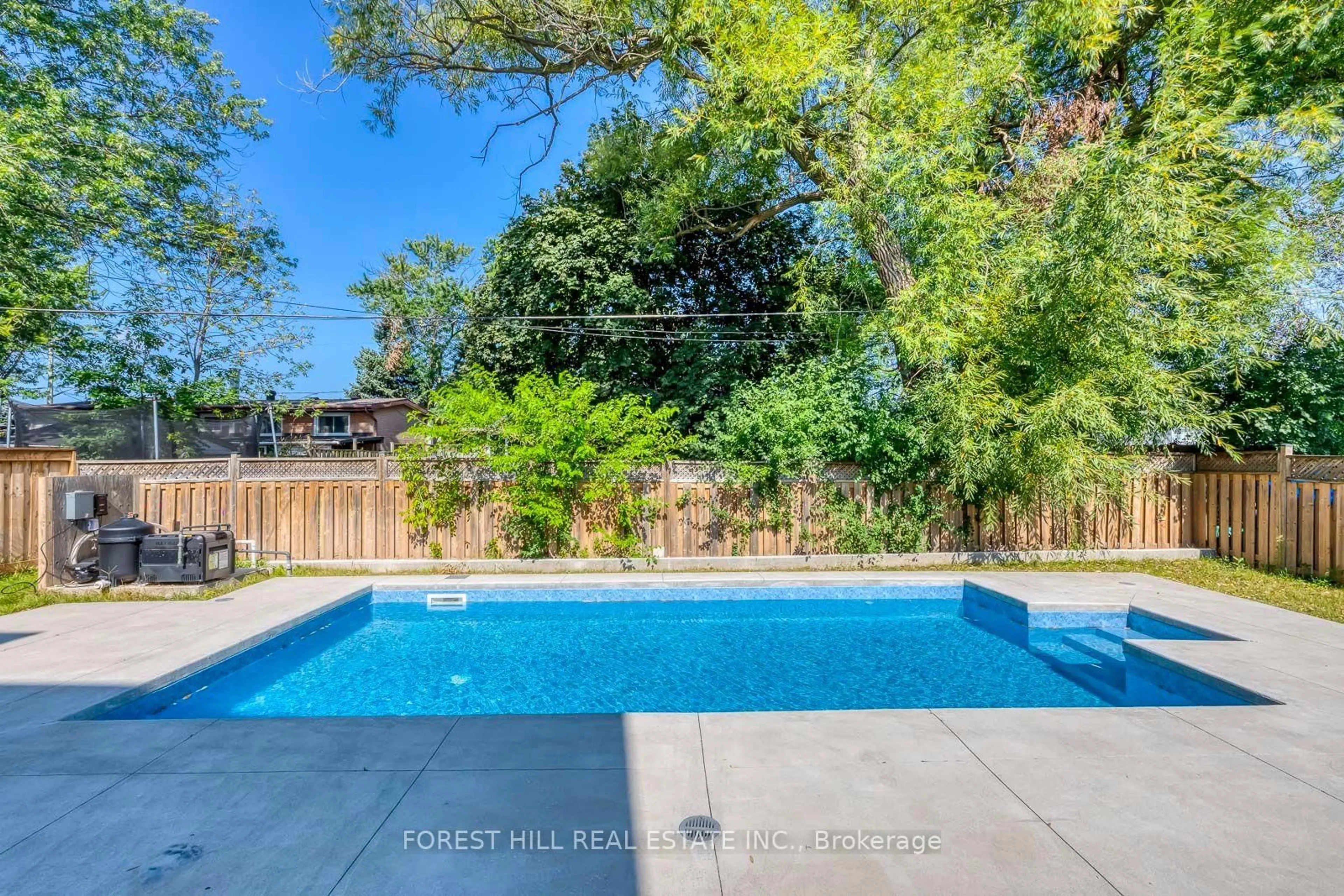 Pool for 369 Wade St, Oakville Ontario L6K 2A4