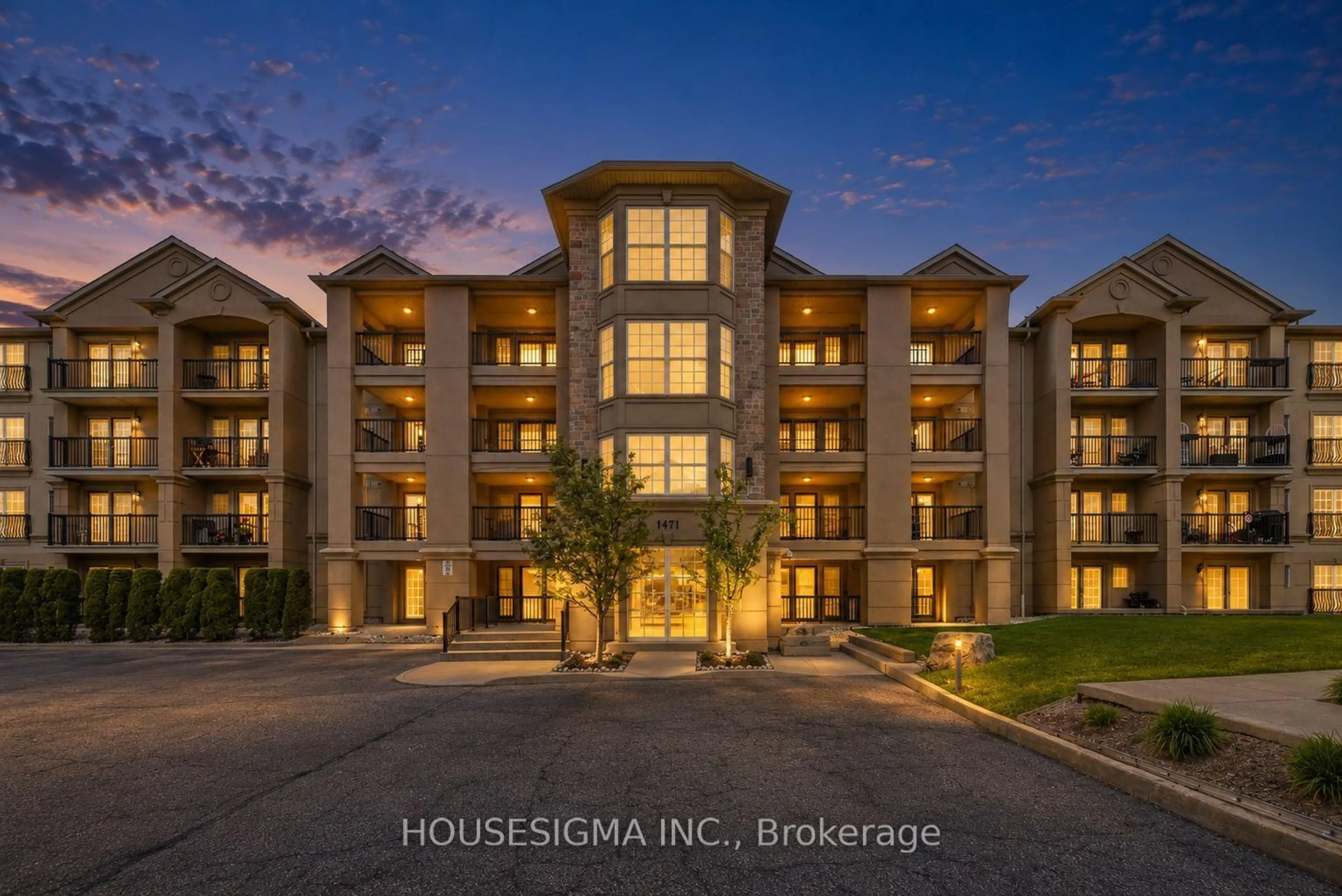 Indoor foyer for 1471 Maple Ave #112, Milton Ontario L9T 0B4