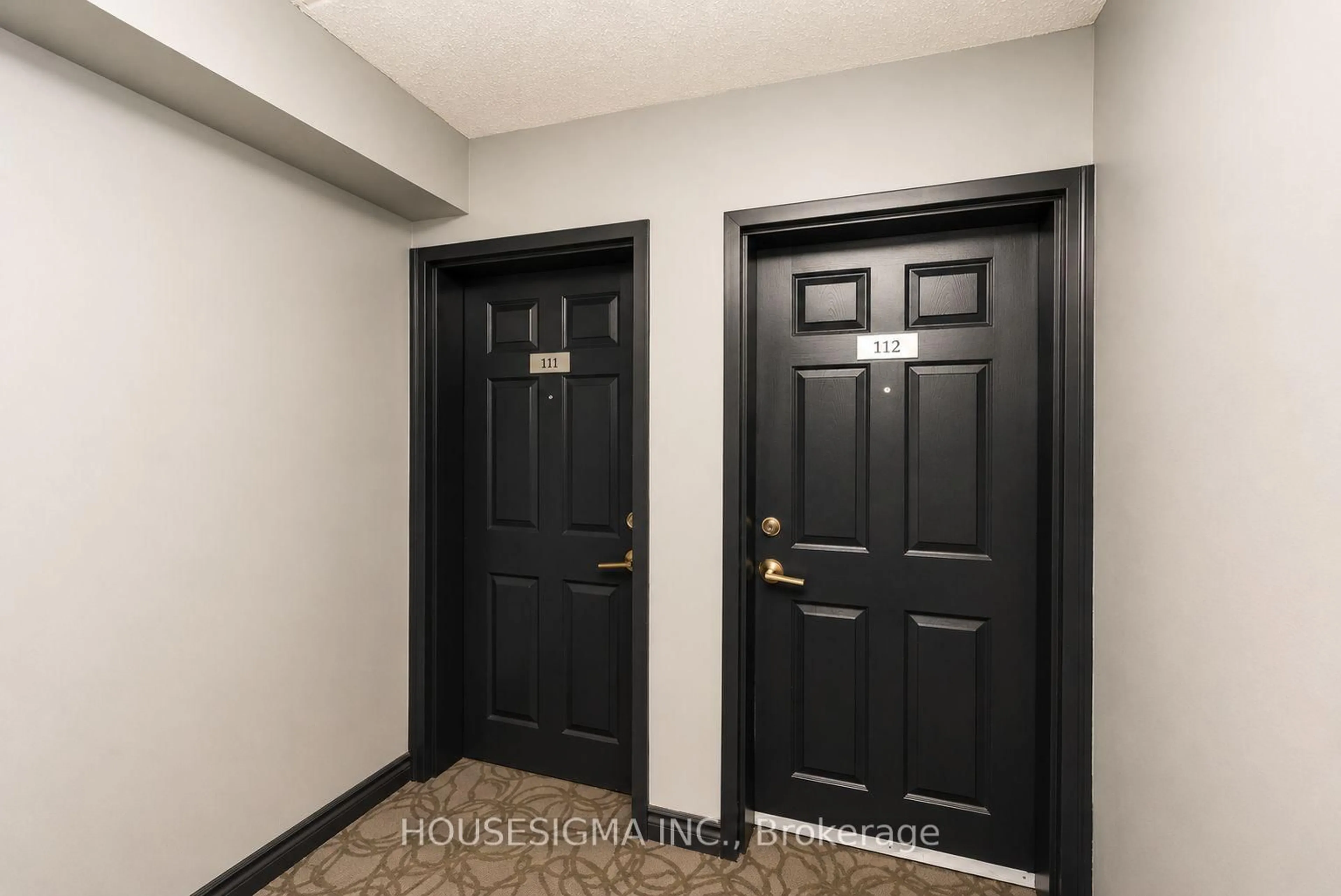 Indoor entryway for 1471 Maple Ave #112, Milton Ontario L9T 0B4