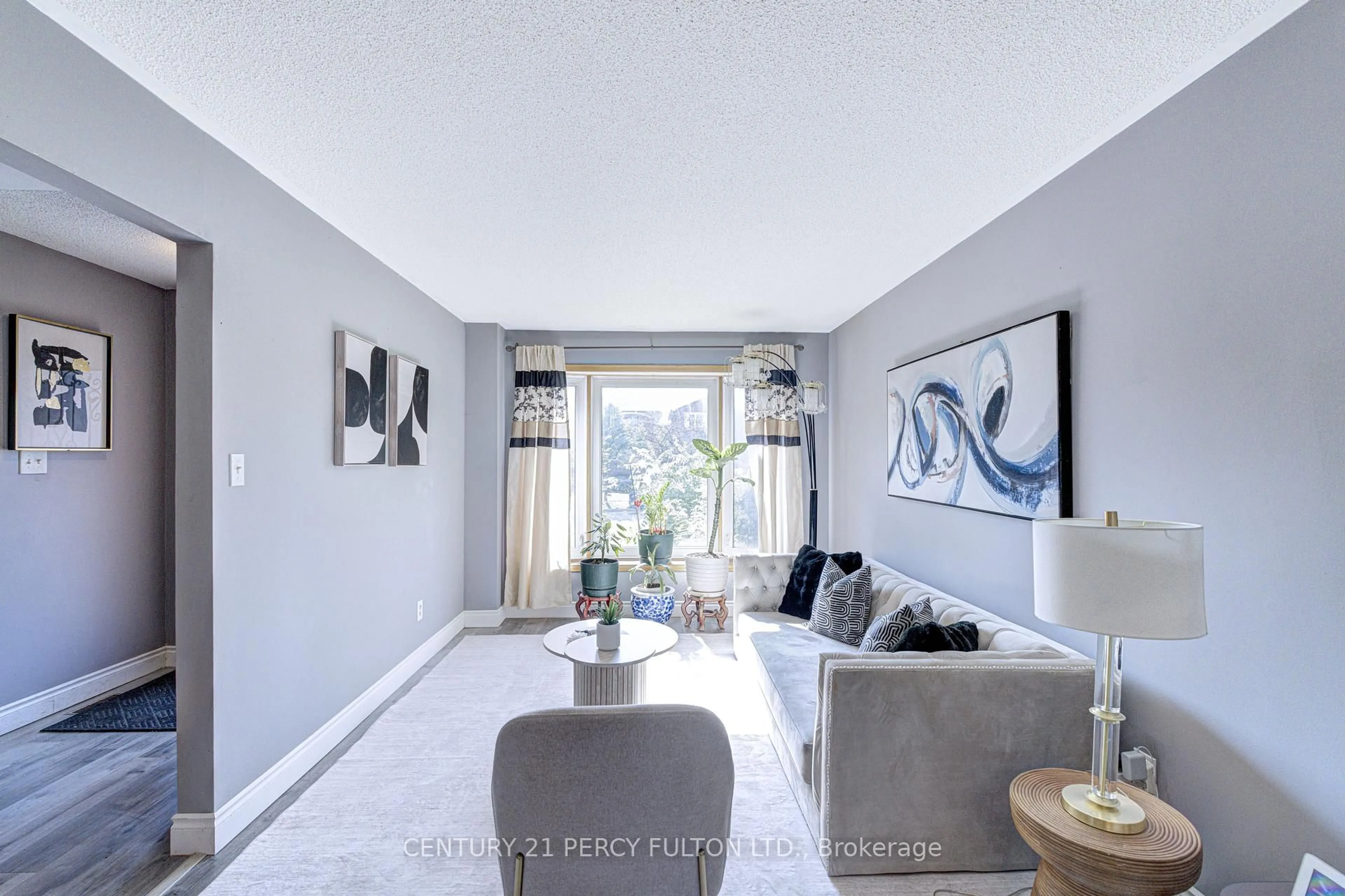 Living room with furniture, unknown for 1042 Wetherby Lane, Mississauga Ontario L4W 4R8