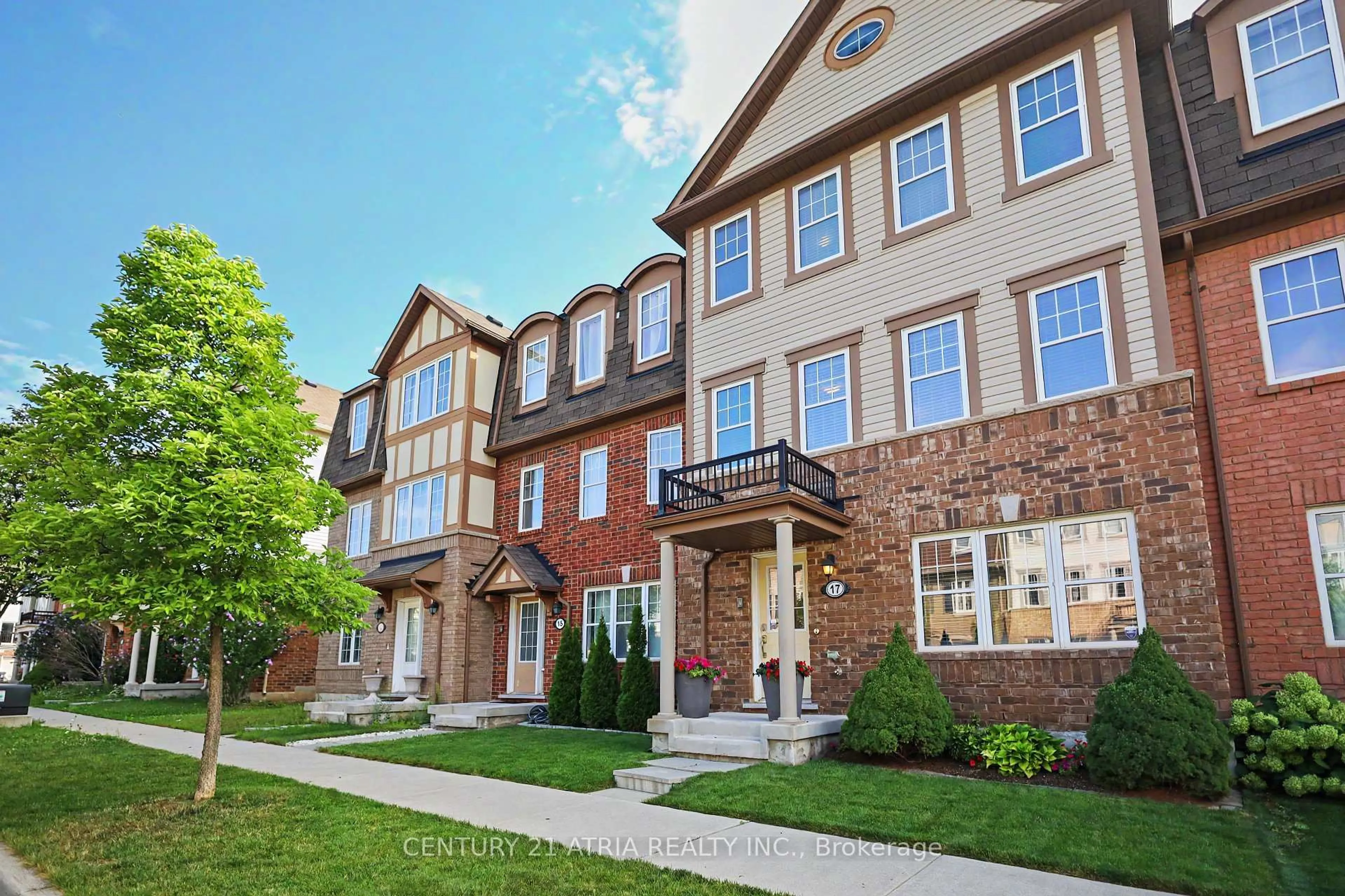 Home with brick exterior material, street for 17 Crossbill Rd, Brampton Ontario L7A 3Z5