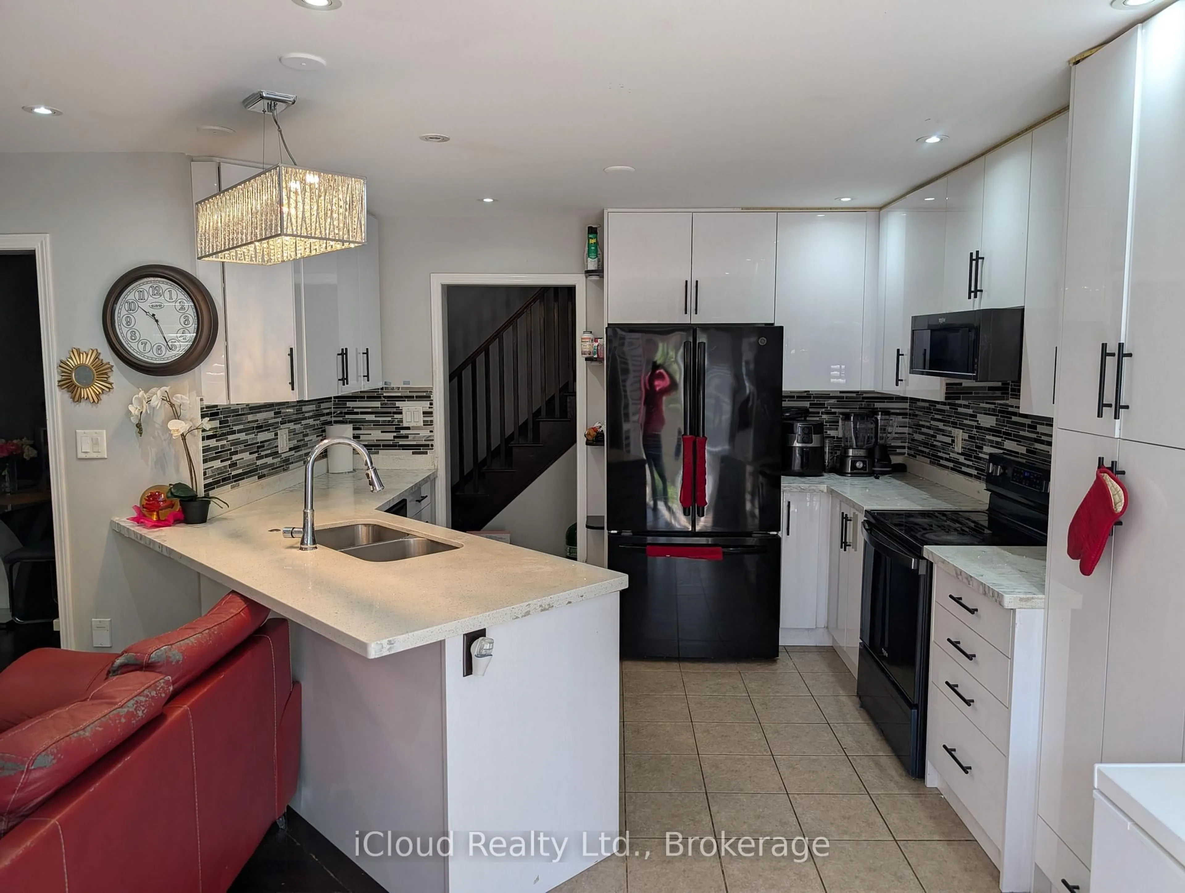 Open concept kitchen, ceramic/tile floor for 13 Agricola Rd, Brampton Ontario L7A 0V1