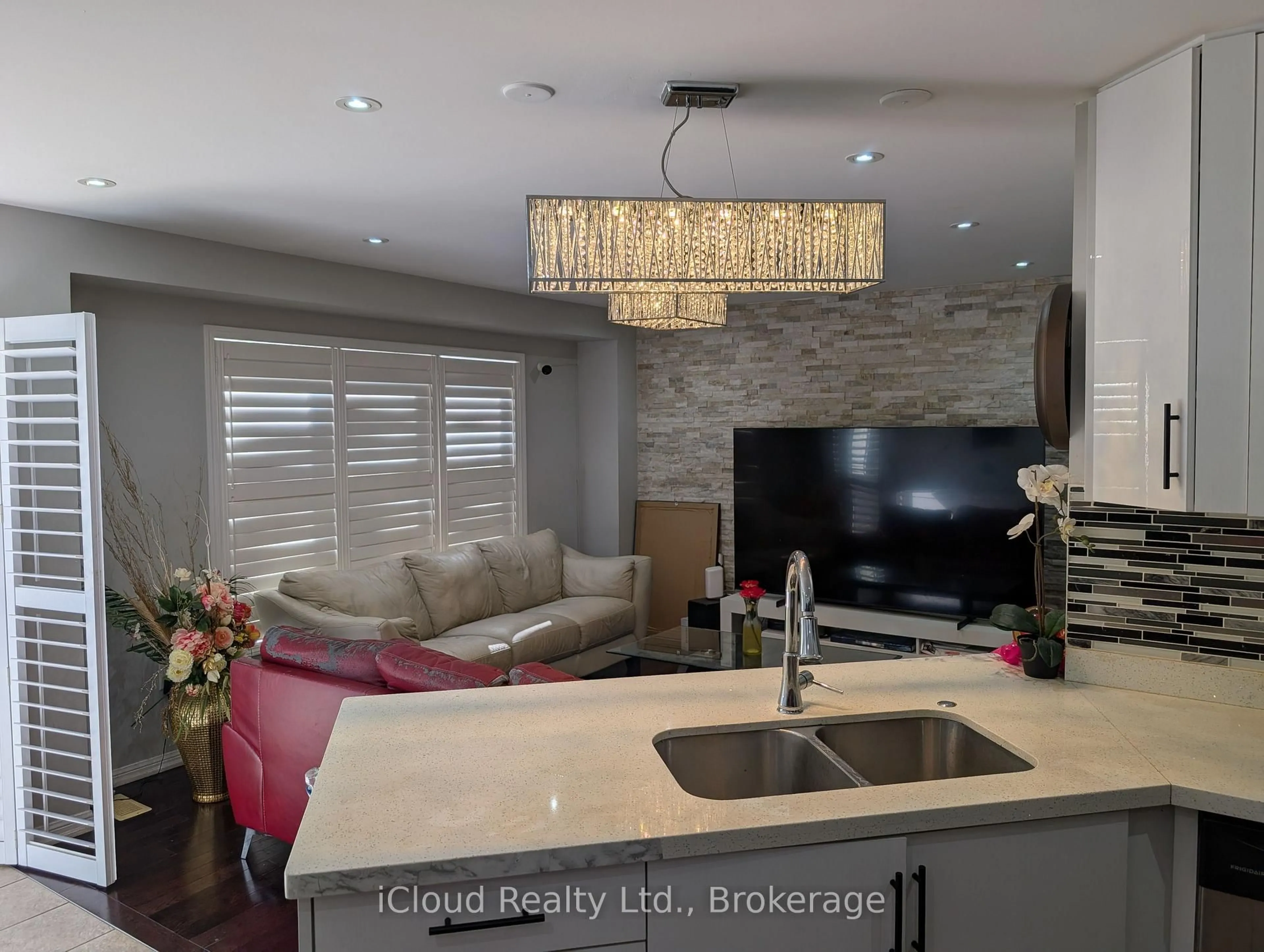 Open concept kitchen, ceramic/tile floor for 13 Agricola Rd, Brampton Ontario L7A 0V1
