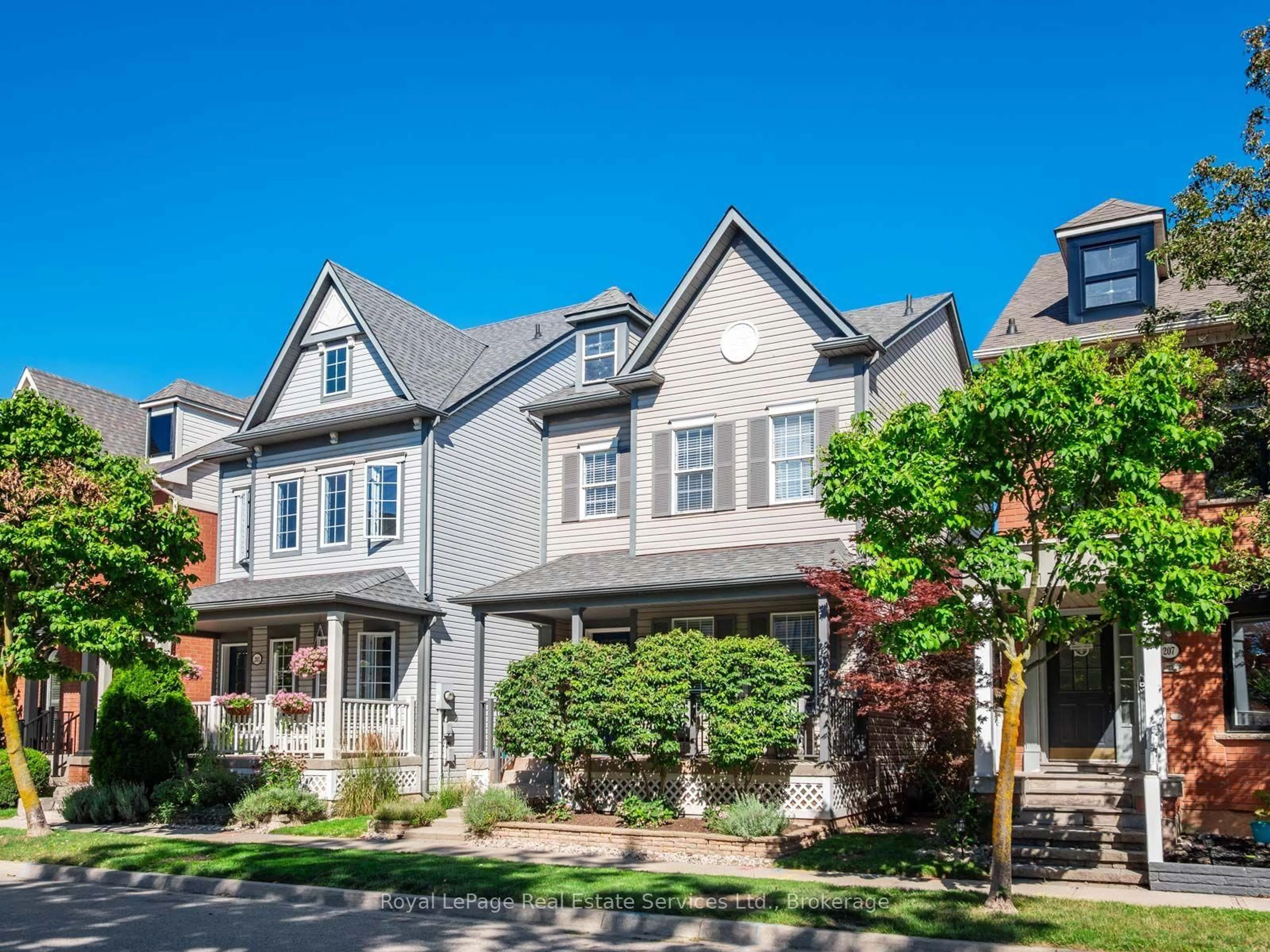 Home with vinyl exterior material, street for 205 Littlewood Dr, Oakville Ontario L6H 6T8