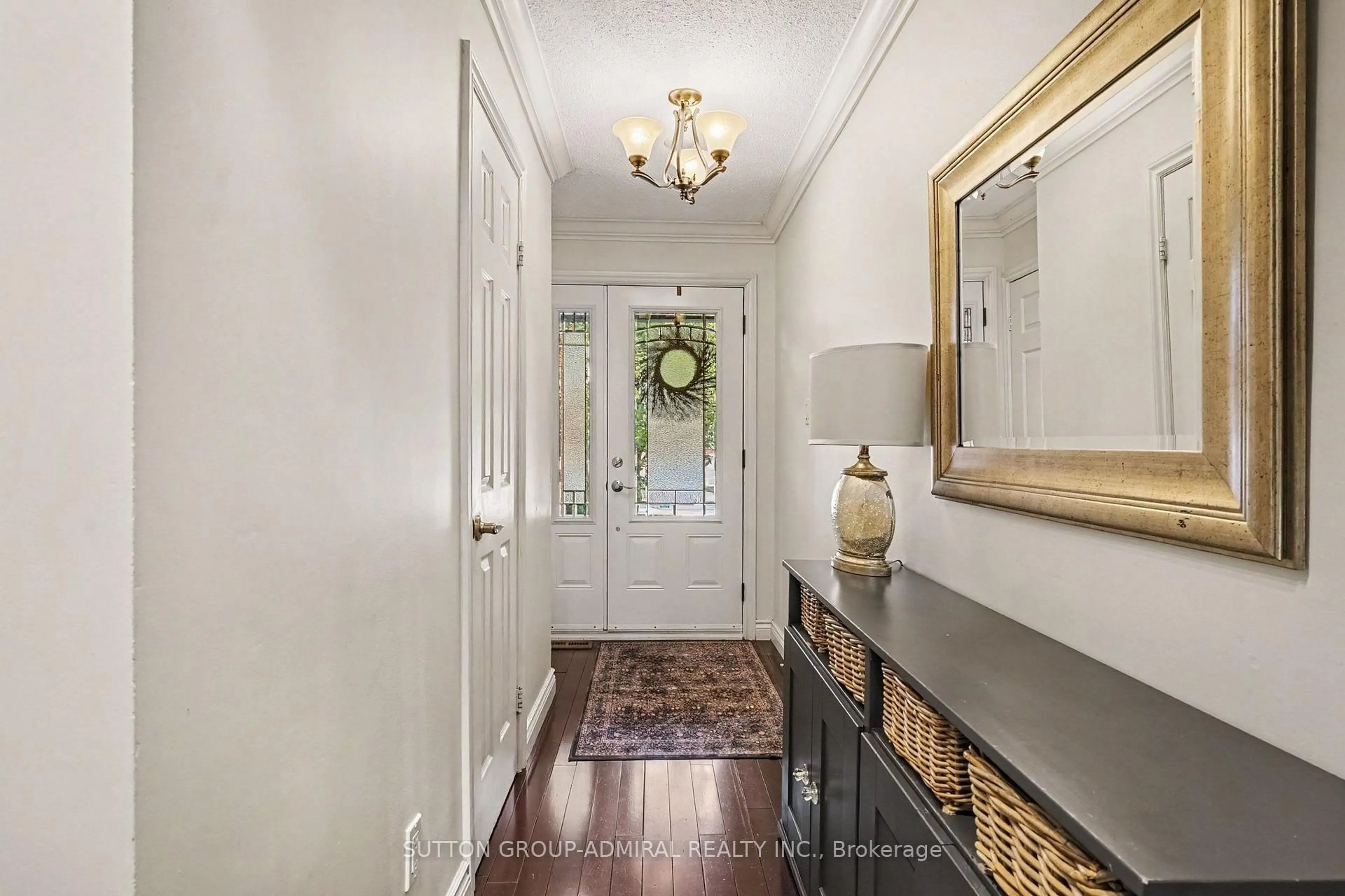 Indoor entryway for 1230 Cornerbrook Pl, Mississauga Ontario L5C 3J4