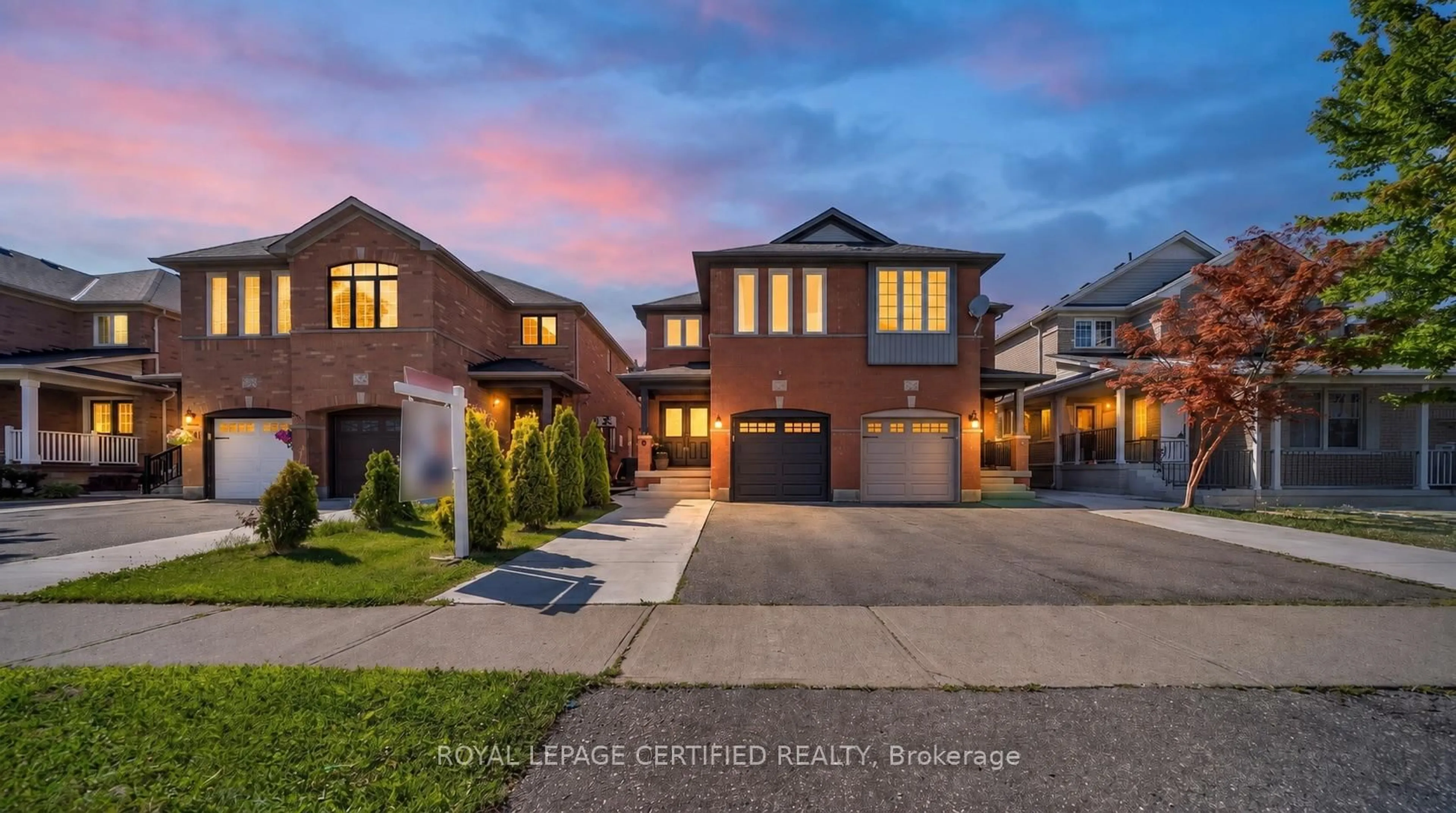 Home with brick exterior material, street for 70 Vintage Gate, Brampton Ontario L6X 5C2