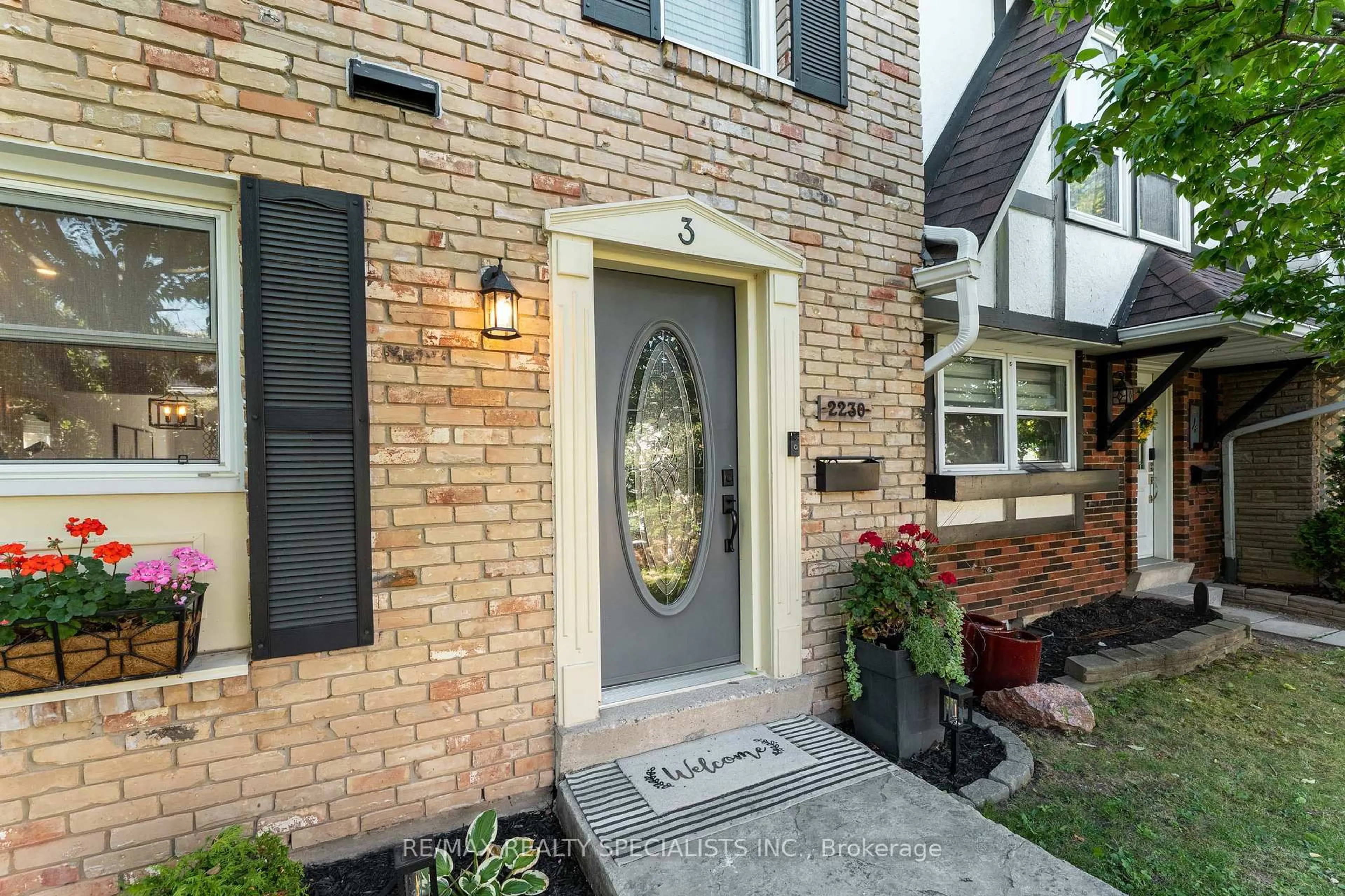 Home with brick exterior material, street for 2230 Upper Middle Rd #3, Burlington Ontario L7P 2Z9
