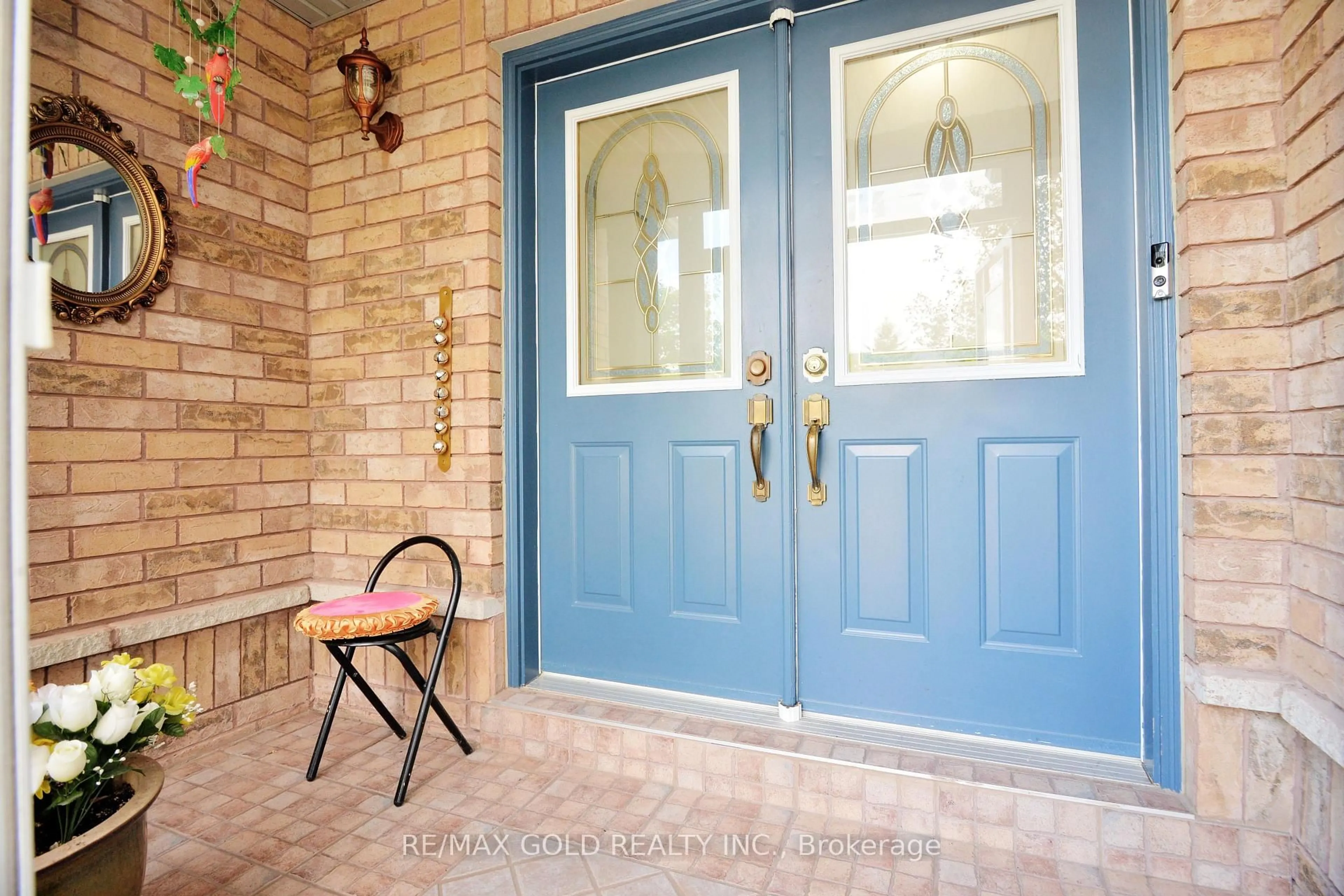 Indoor entryway for 5974 Tenth Line, Mississauga Ontario L5M 6S9