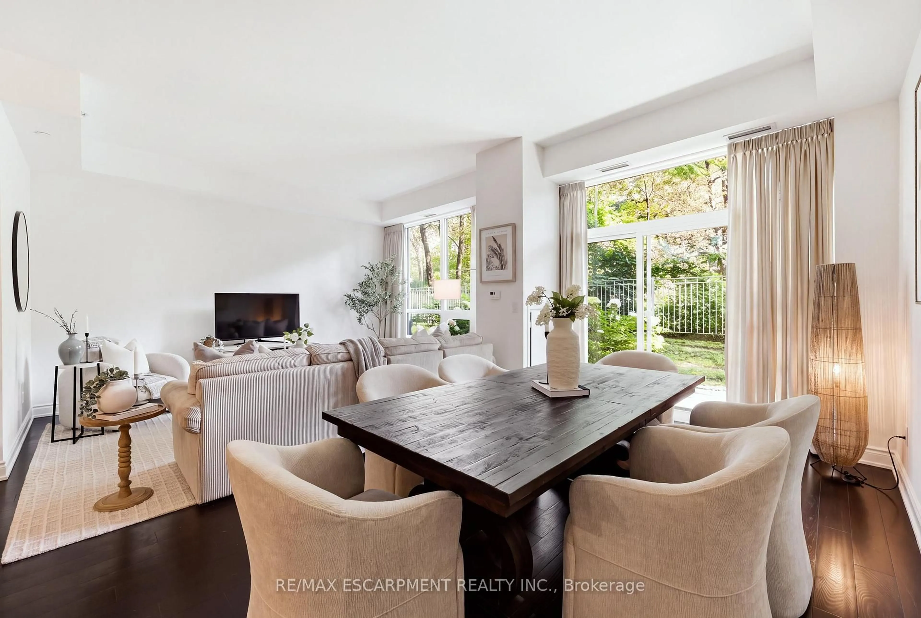 Dining room, unknown for 3500 LAKESHORE Rd #110, Oakville Ontario L6L 0B4