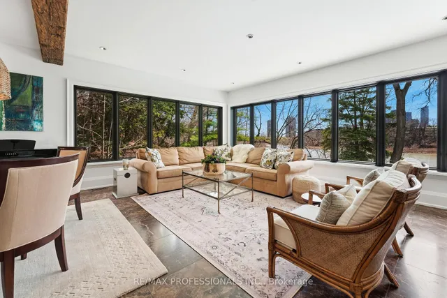 23 Riverside Cres, Toronto 4