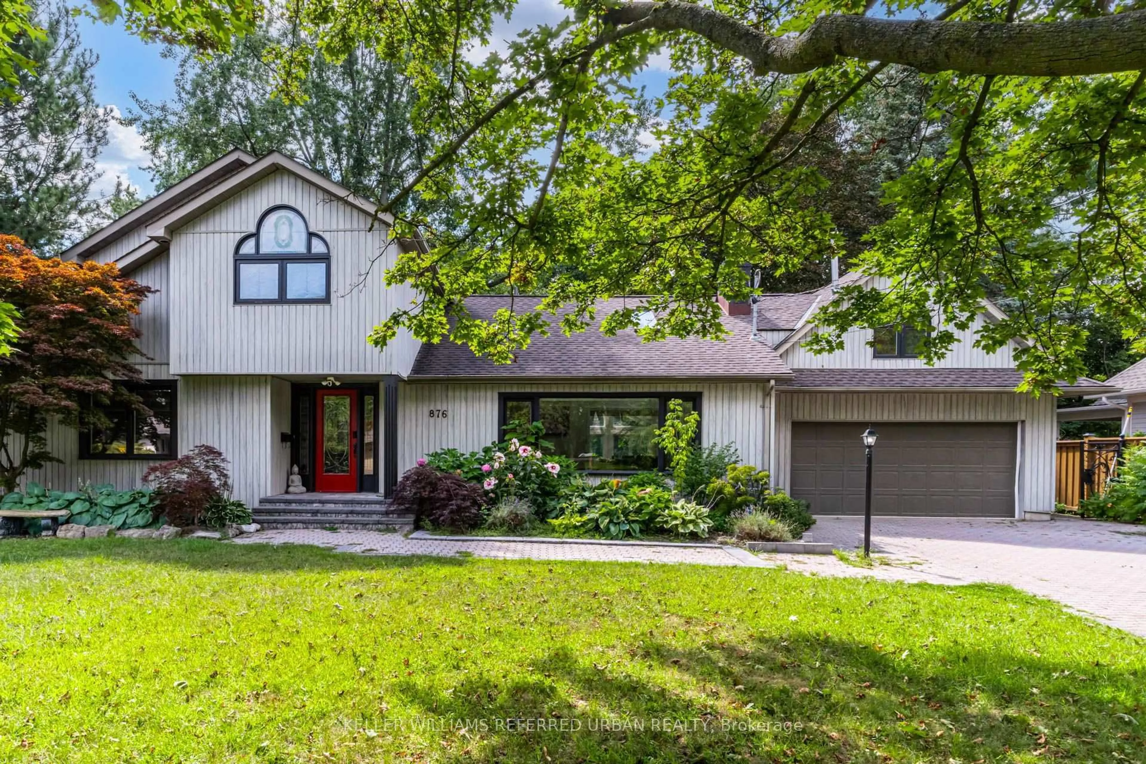 Home with vinyl exterior material, street for 876 Parkland Ave, Mississauga Ontario L5H 3H1