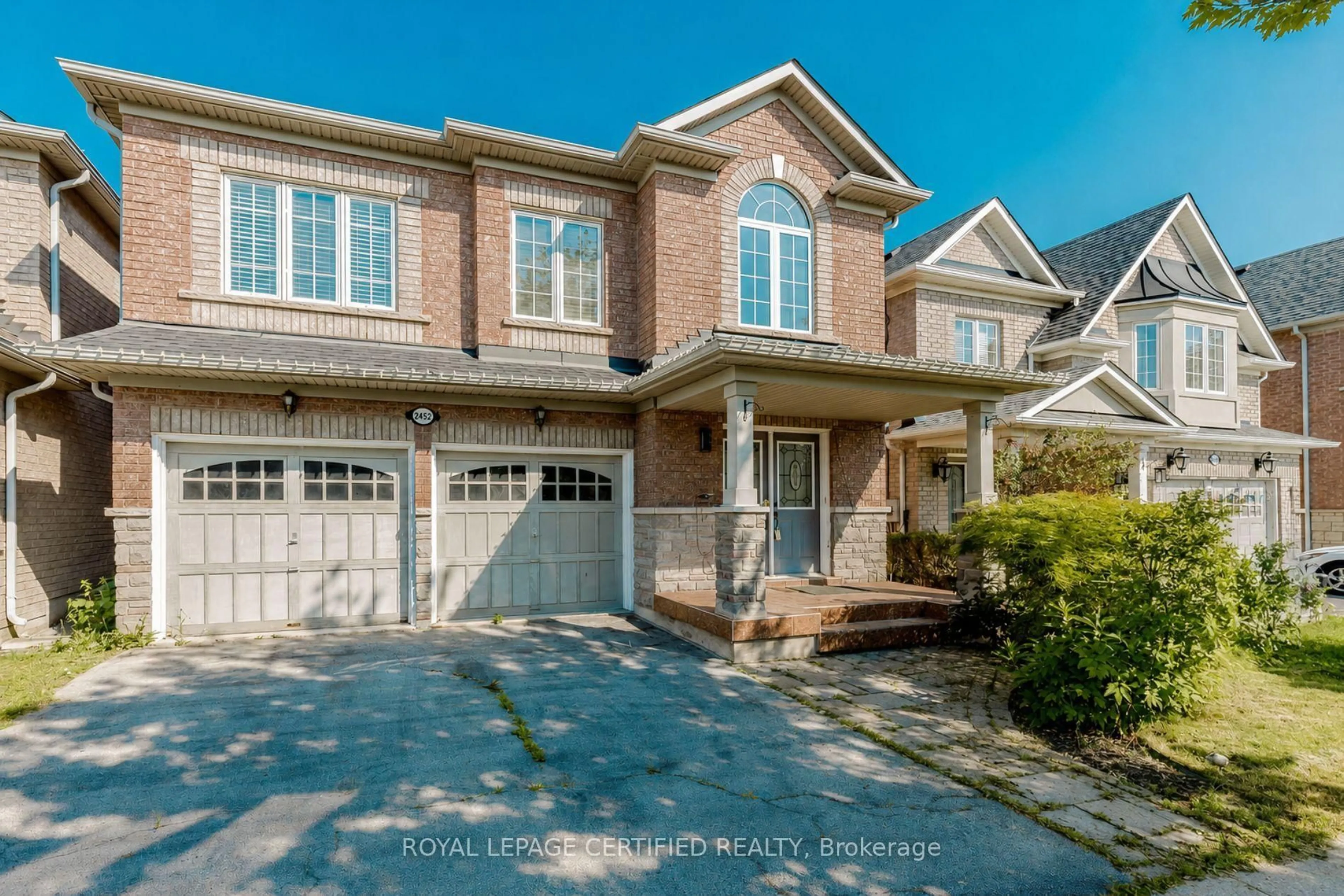 Home with brick exterior material, street for 2452 Pathfinder Dr, Burlington Ontario L7L 6X9