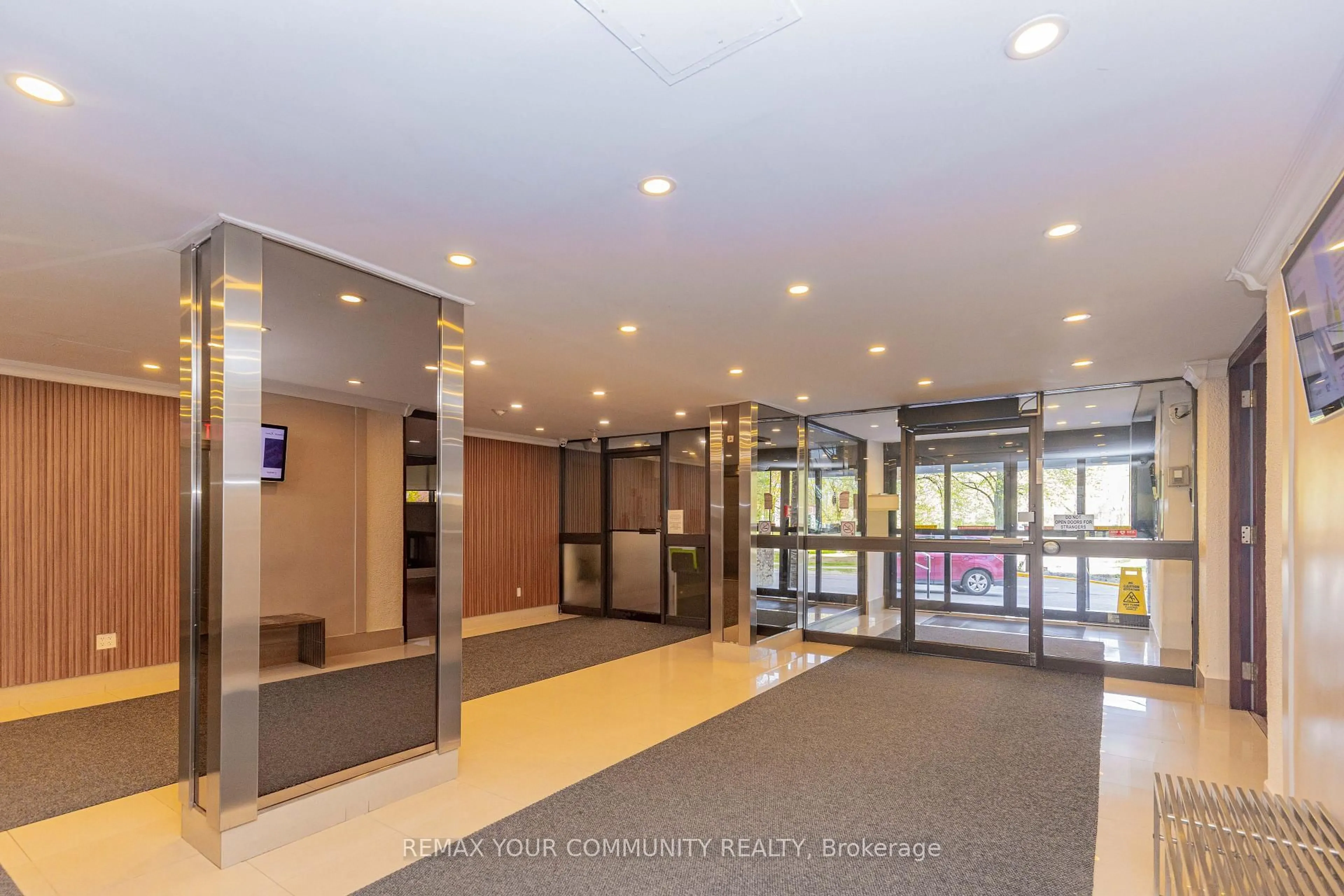 Indoor foyer for 85 Emmett Ave #708, Toronto Ontario M6M 5A2
